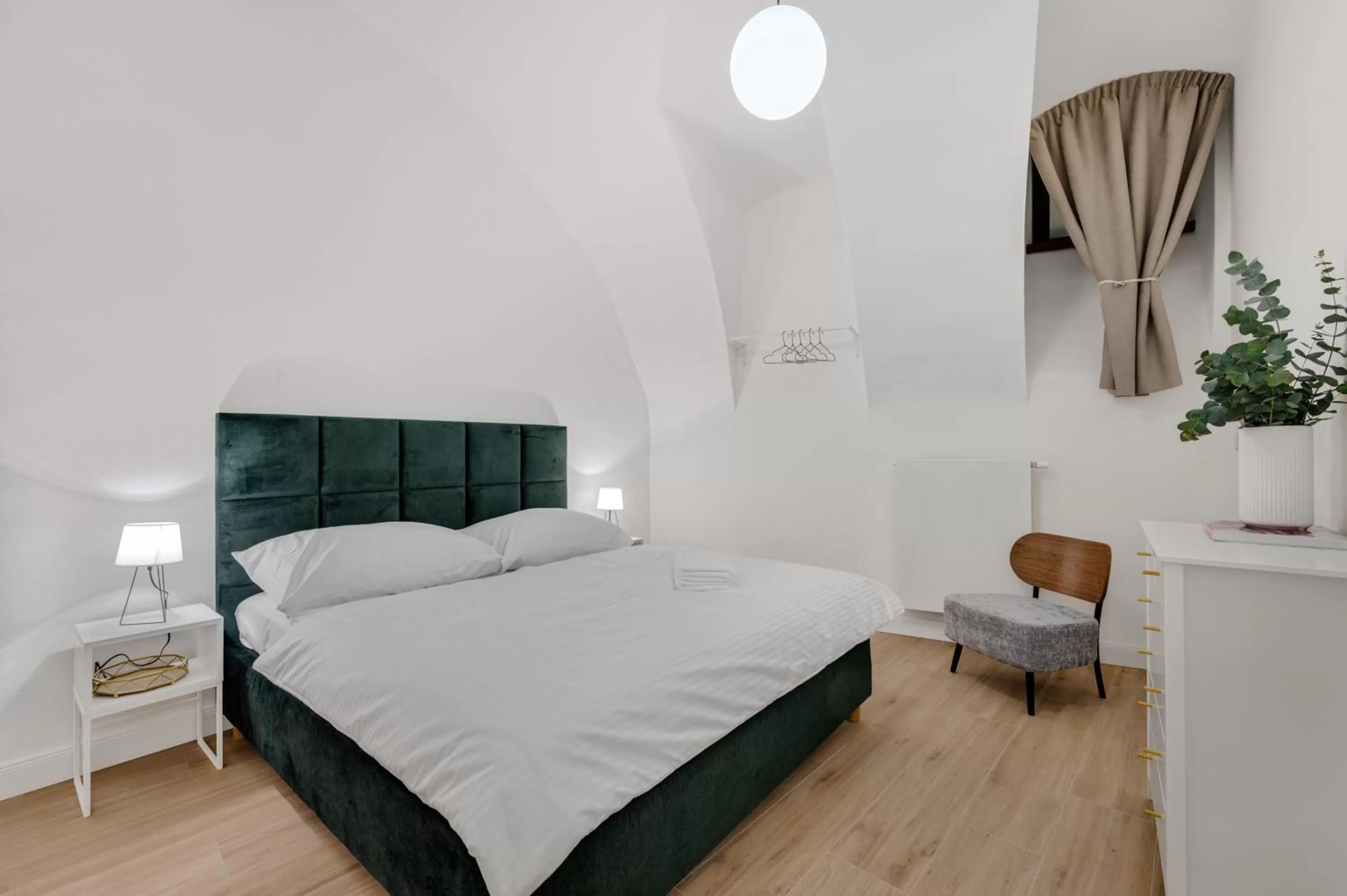 Bed in Palace Apartments