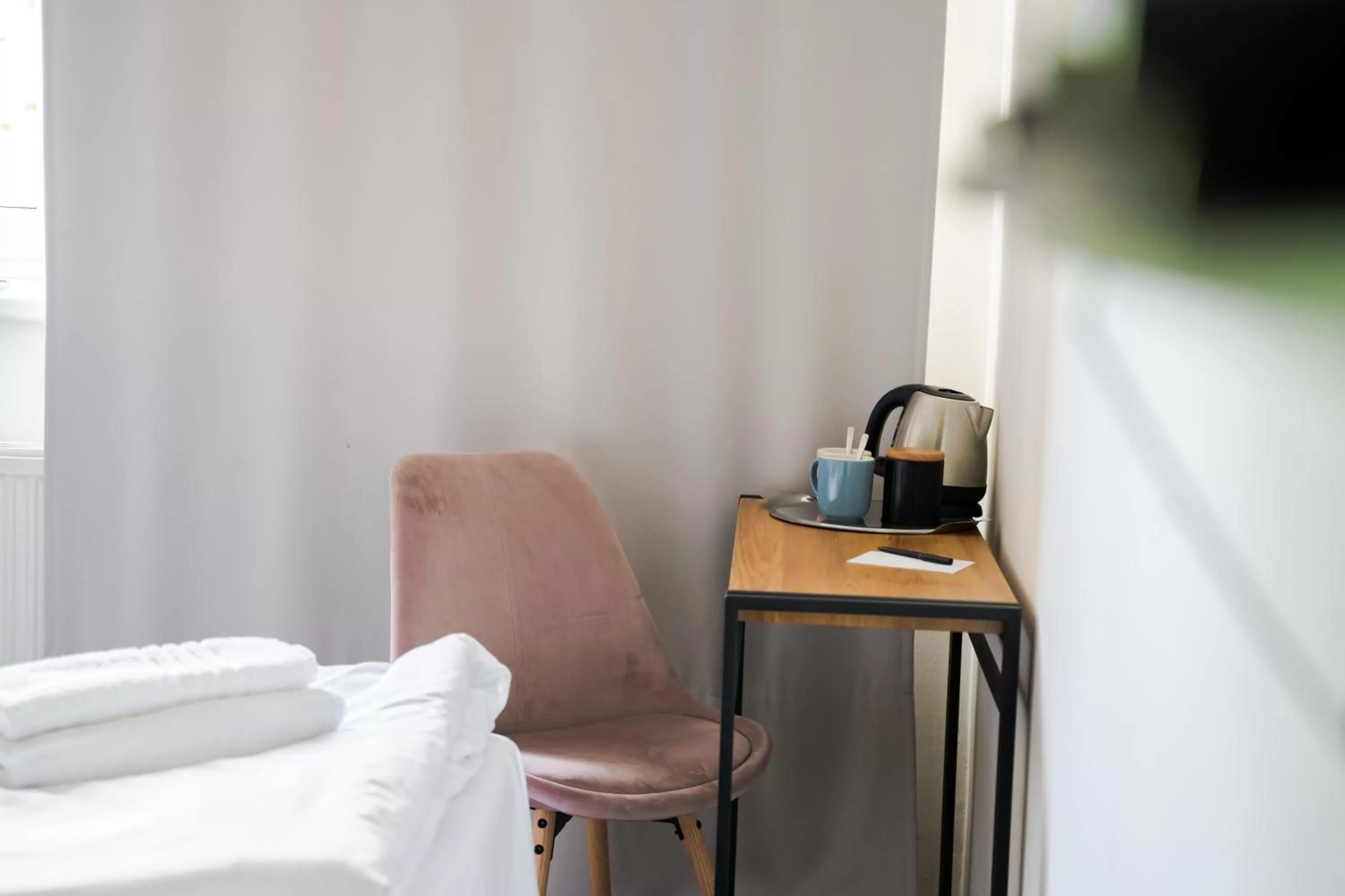 Coffee/tea facilities, Bed in Hotel Arko