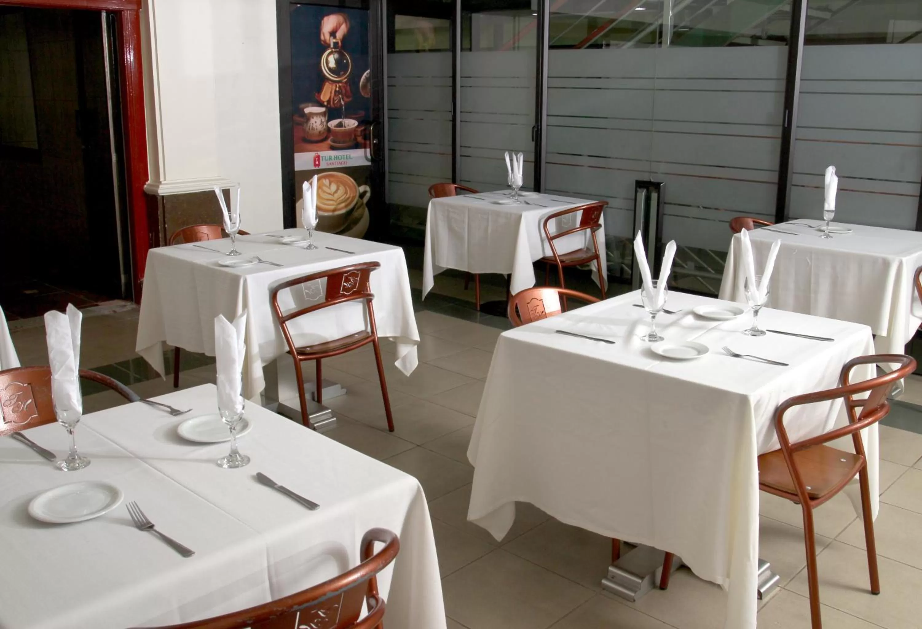 Restaurant/places to eat in Tur Hotel Santiago