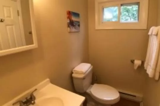 Bathroom in Shore Road Inn