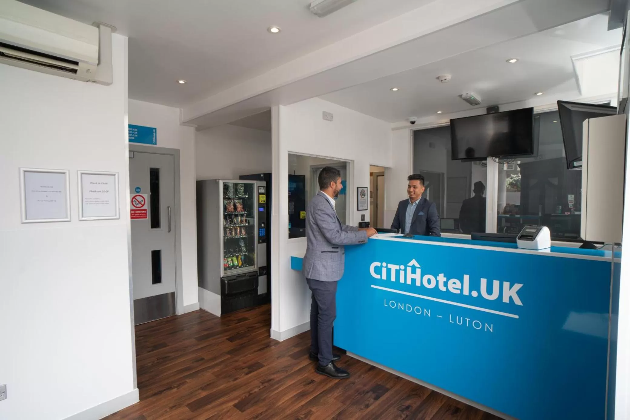 Lobby or reception in CiTi Hotel London Luton