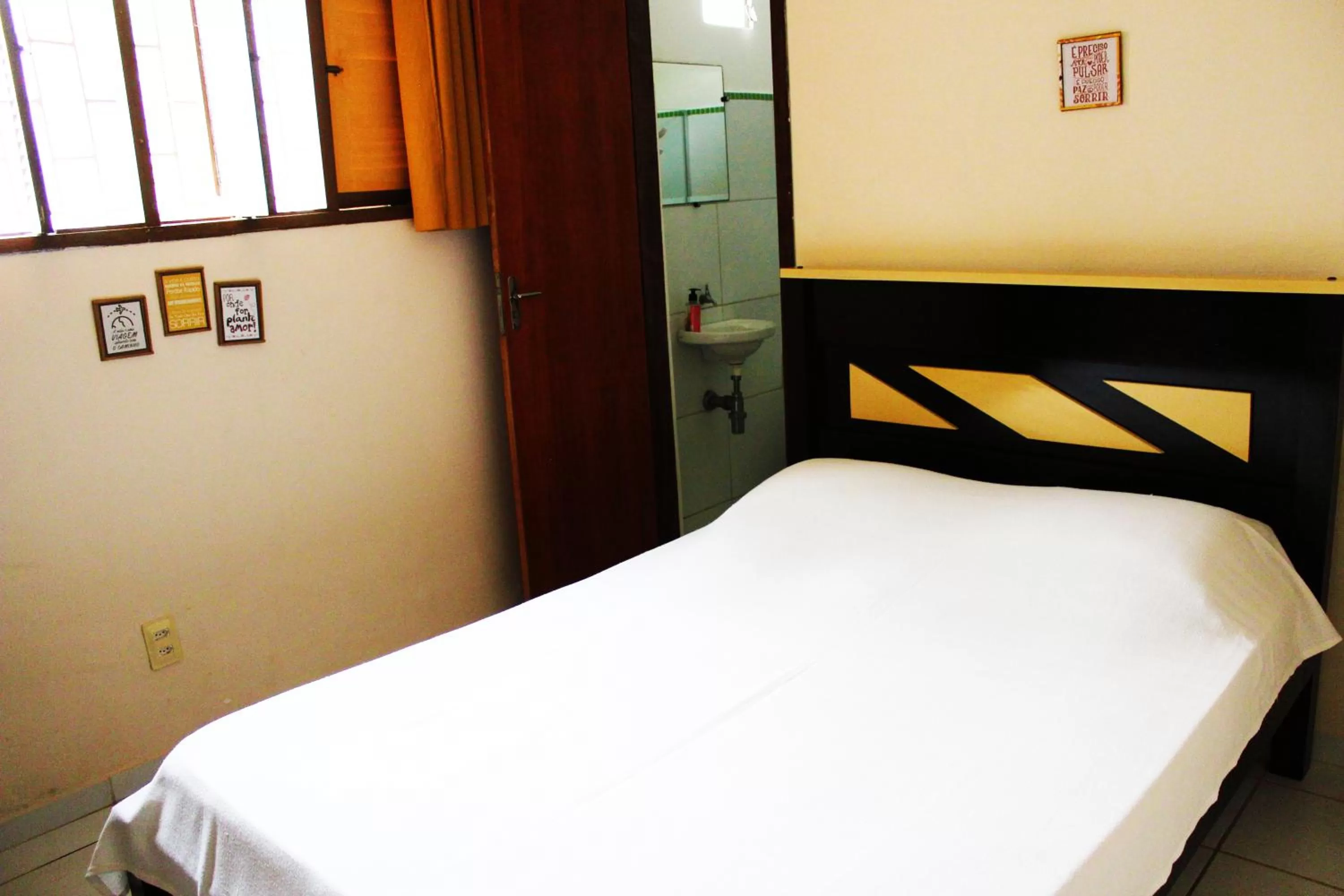 Double Room with Private Bathroom in Hostel Das Canárias