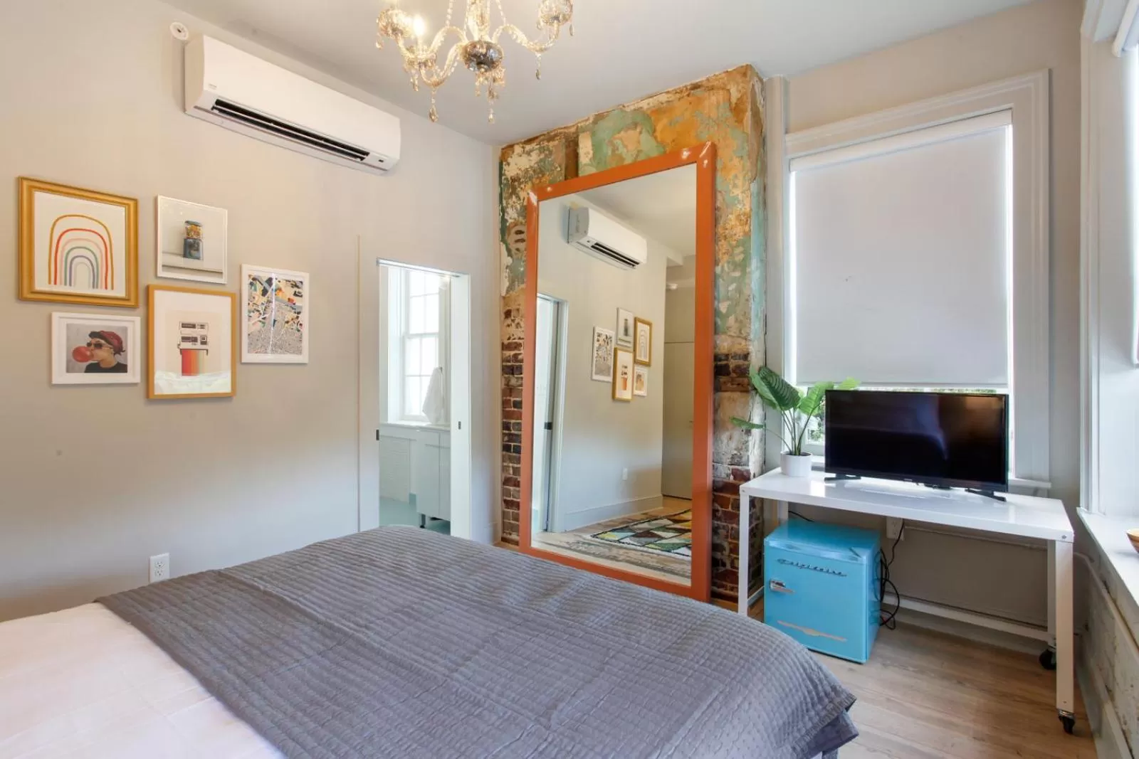 Bed in The Present Hotel