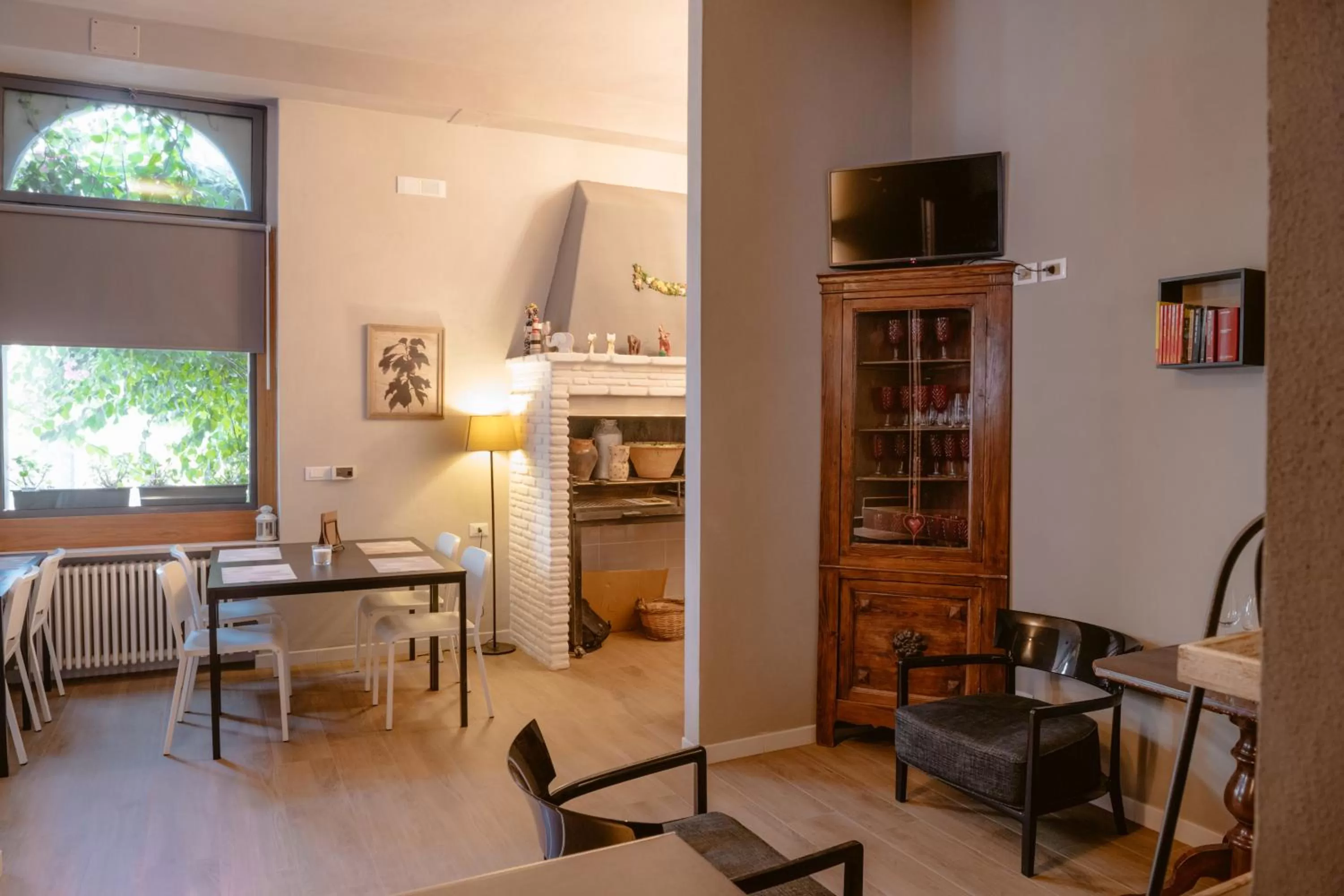 Communal lounge/ TV room in Hotel Bella Napoli ristorante & spa