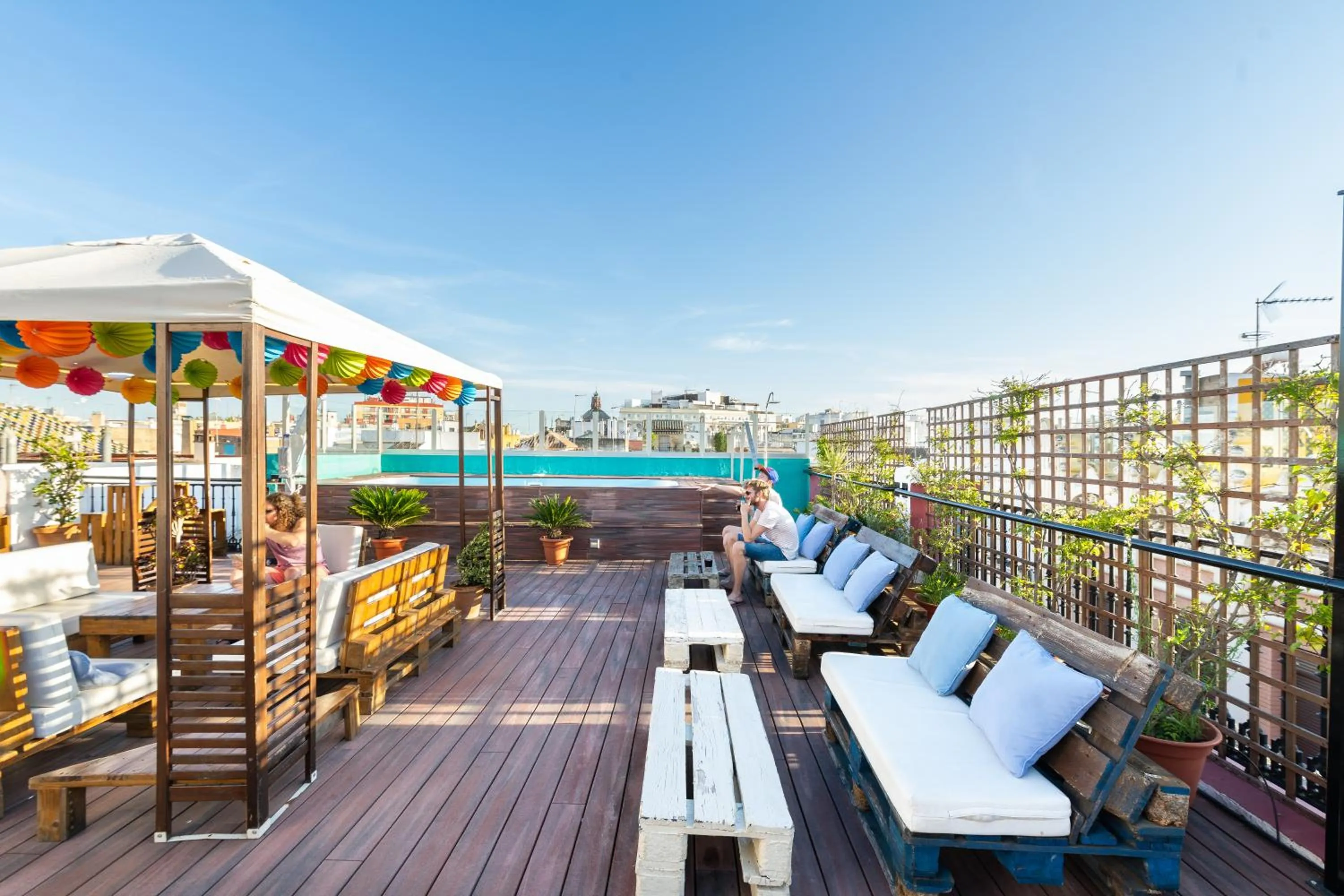 Balcony/Terrace in Oasis Backpackers' Hostel Palace Sevilla