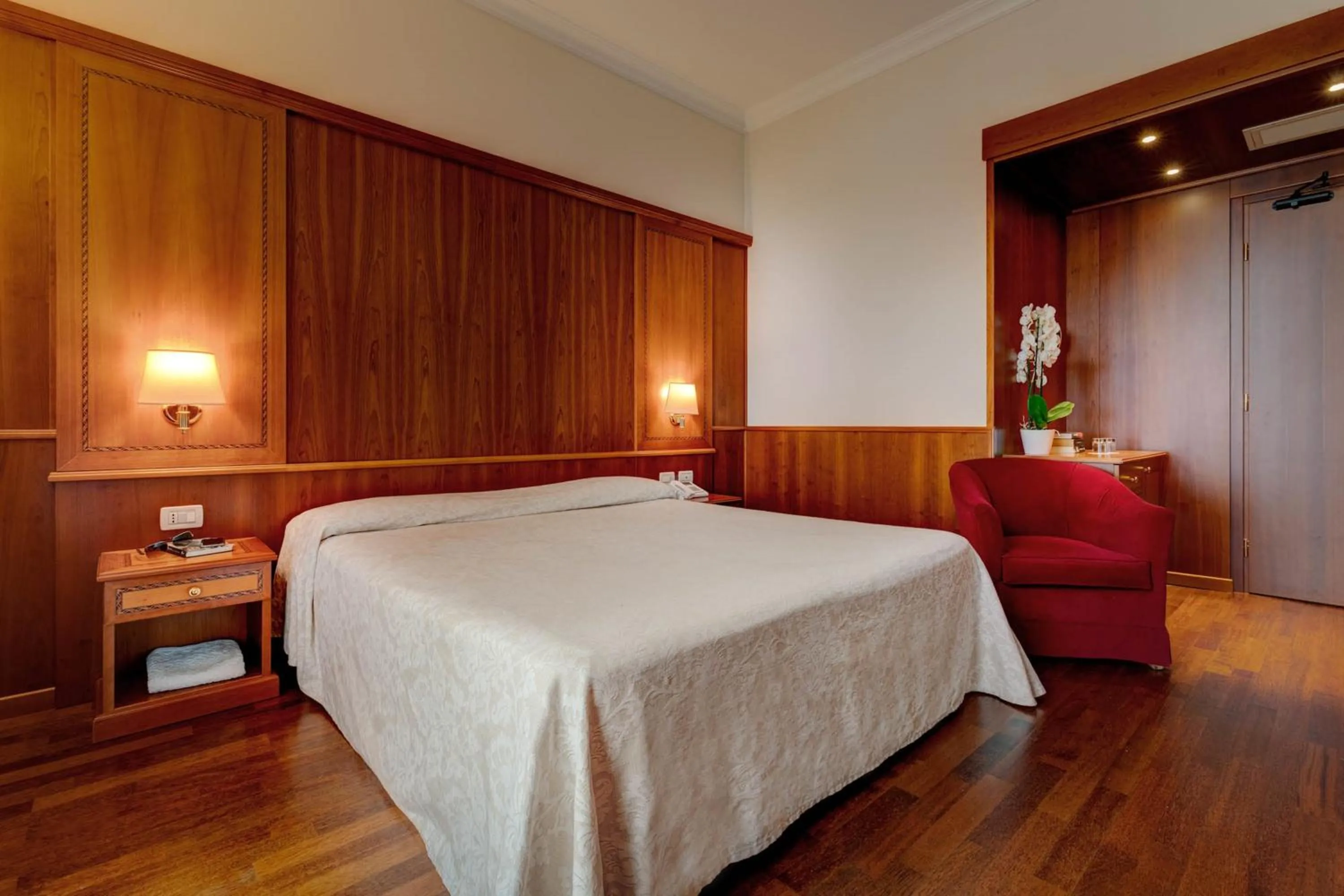 Bed in Hotel Continental