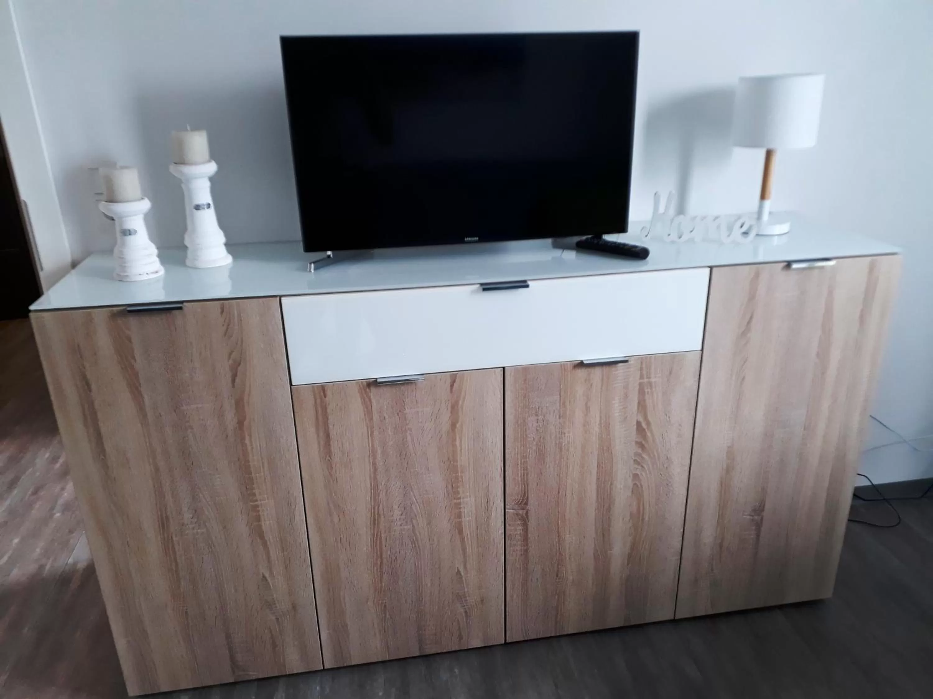 TV and multimedia in Hotel M24 - Alle Zimmer mit Küchenzeile