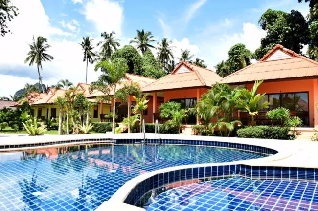 Swimming pool in Sawaddee Aonang Resort