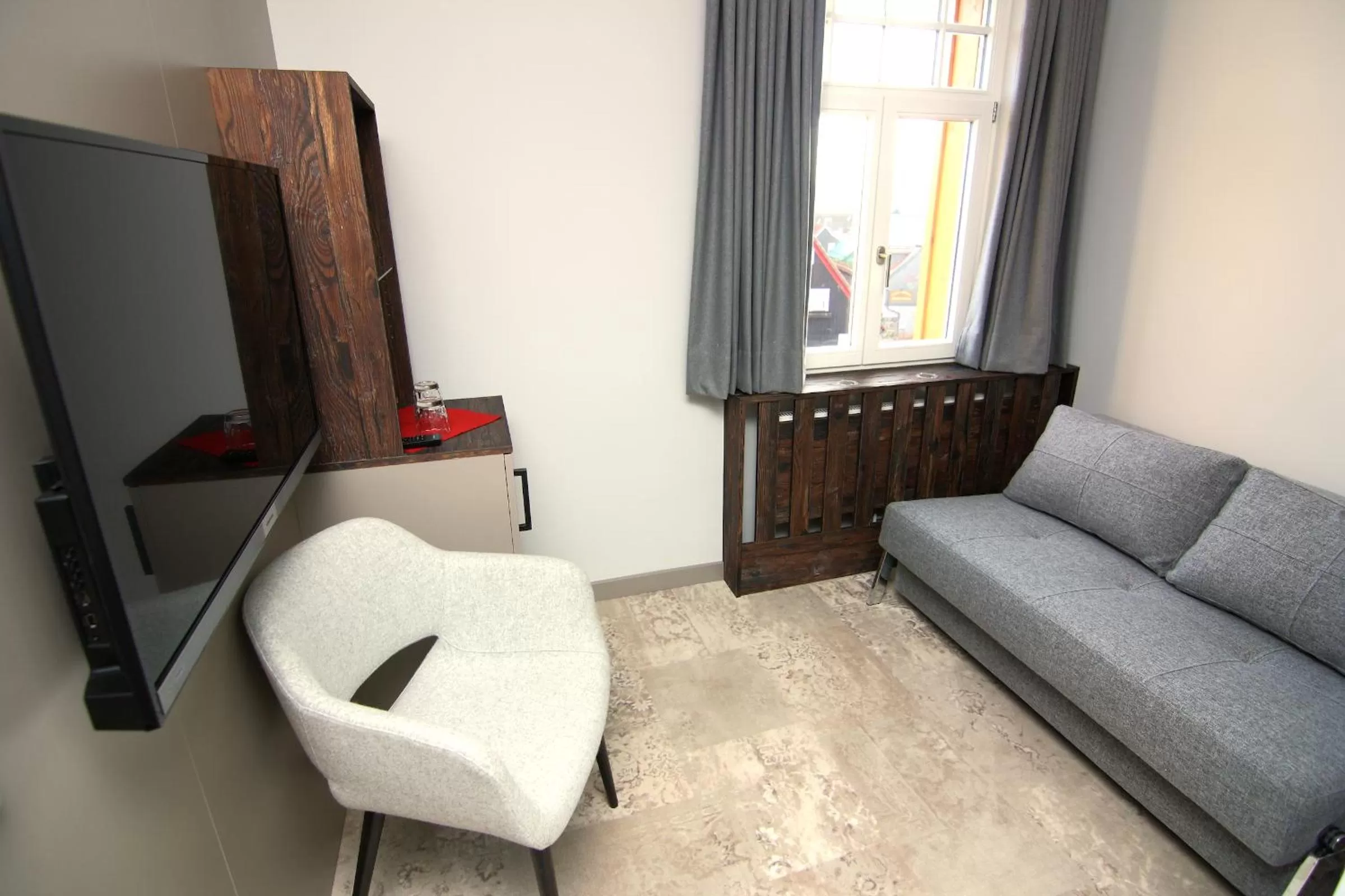 Photo of the whole room in StrandBerg's Designhotel Viktoria