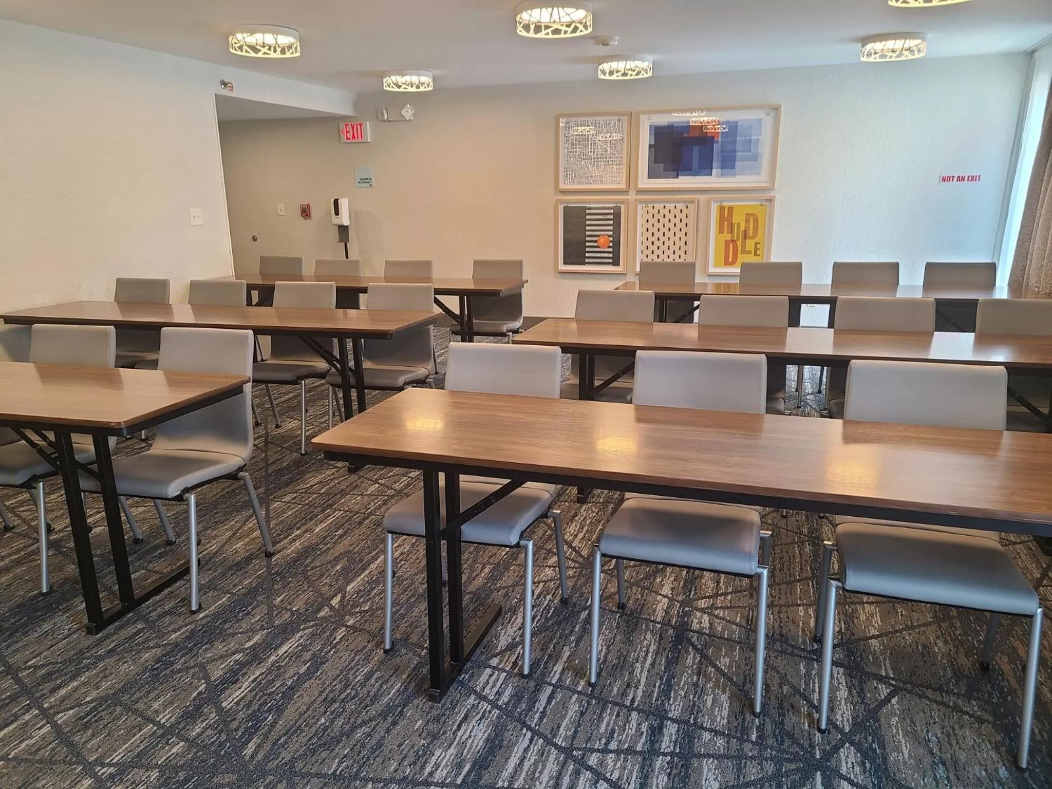 Meeting/conference room in Holiday Inn Express Fort Lauderdale North - Executive Airport by IHG