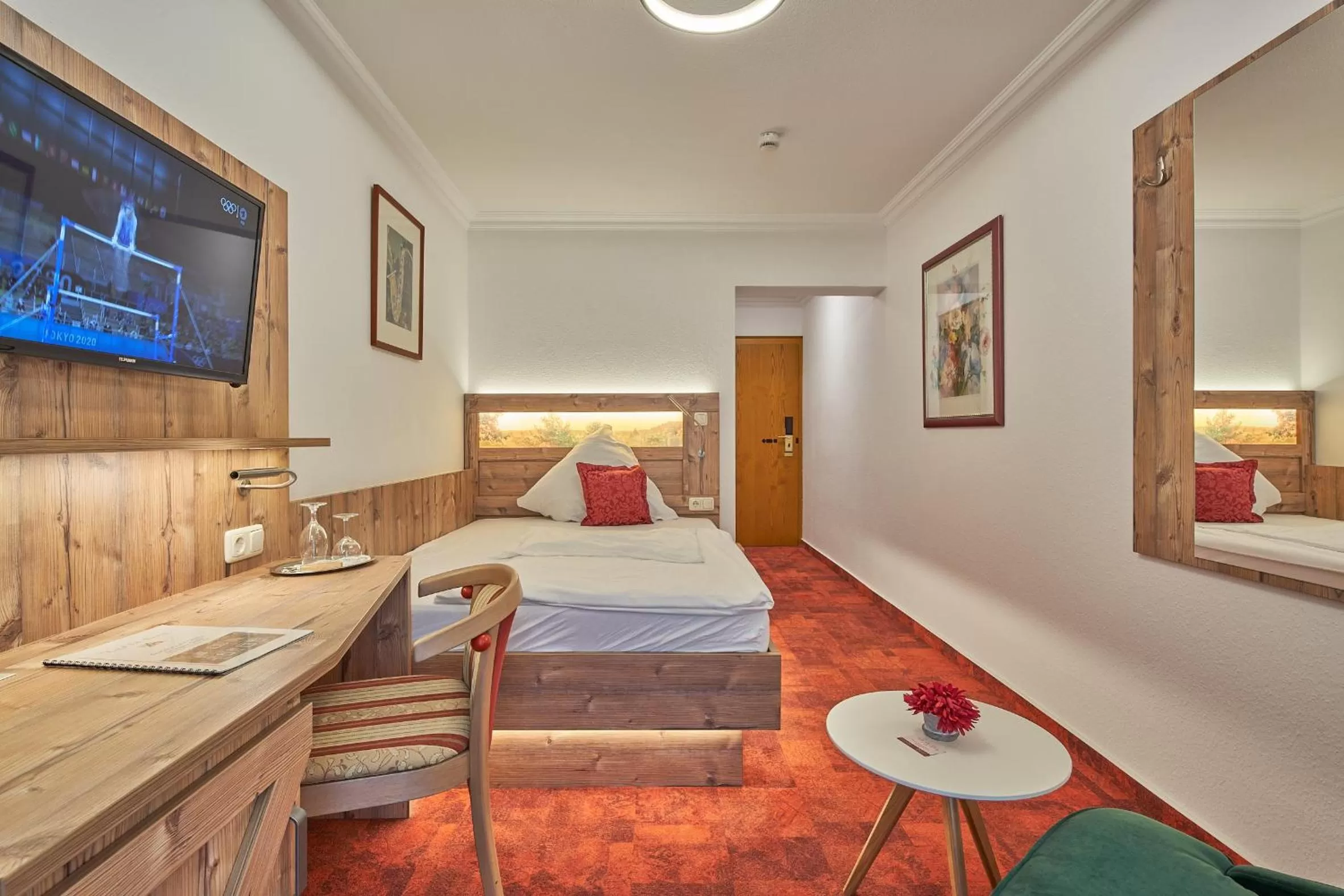 Photo of the whole room, Bed in Hotel St. Georg Garni