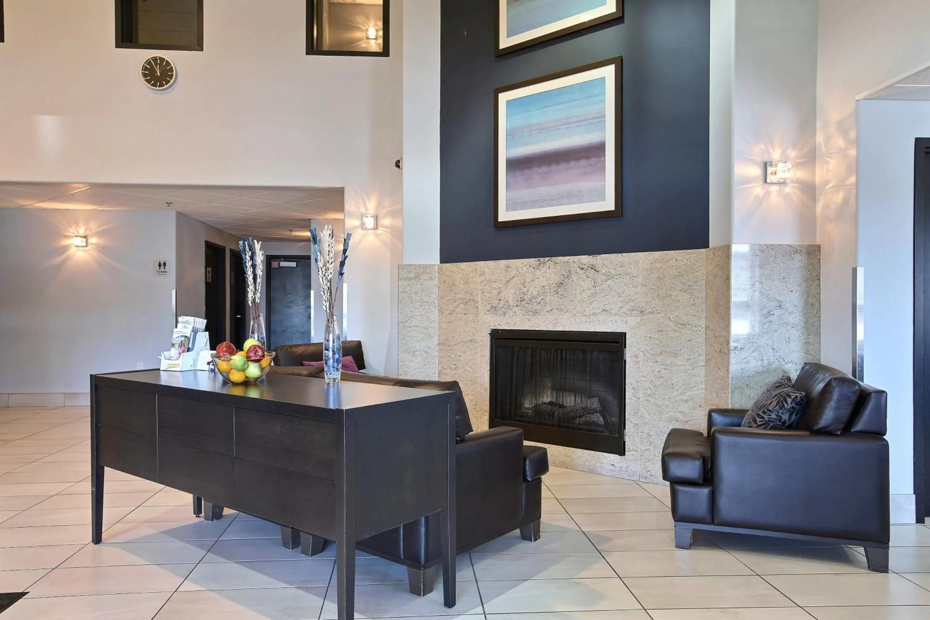 Lobby or reception in Super 8 by Wyndham Lachenaie/Terrebonne