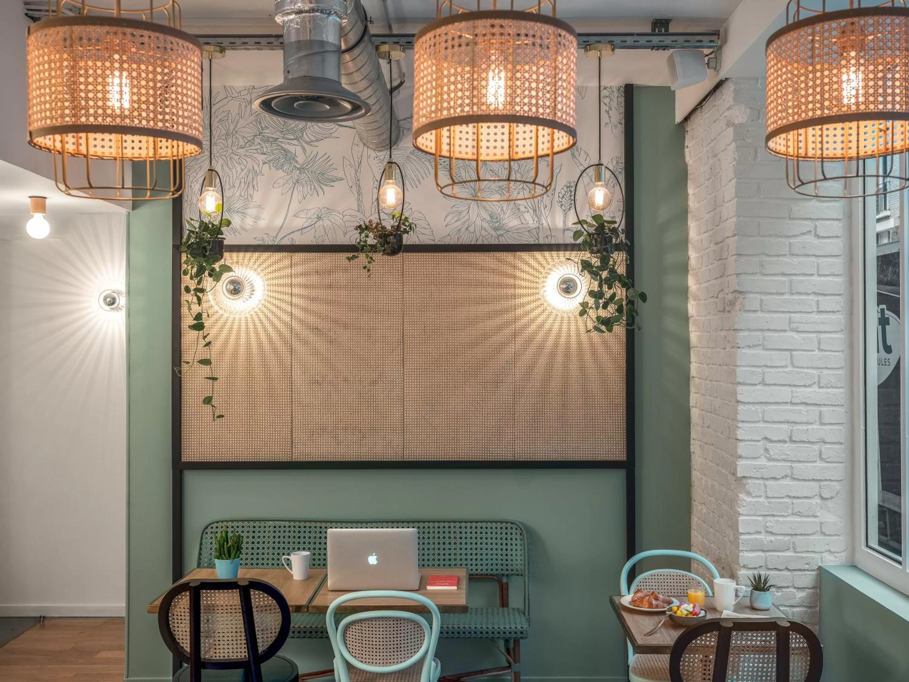 Breakfast in ibis Styles Paris Montmartre Nord