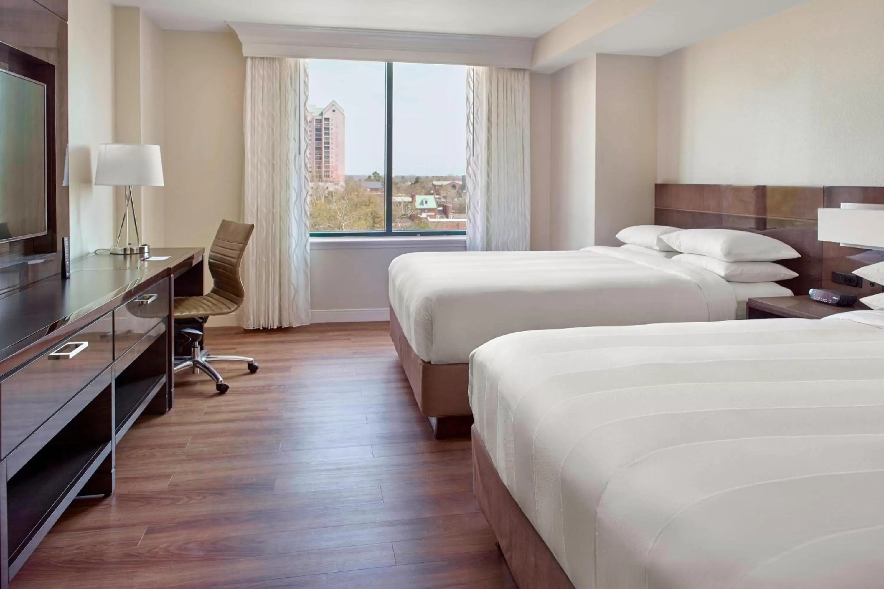 Bedroom, Bed in Augusta Marriott at the Convention Center