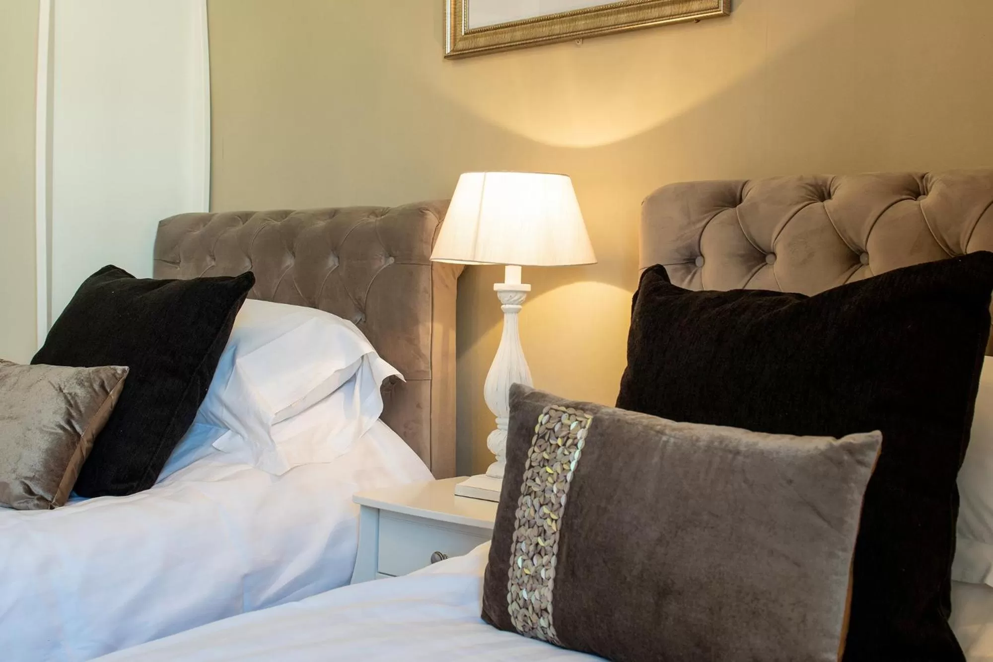 Bedroom, Bed in Lansdowne House with Private Car Park