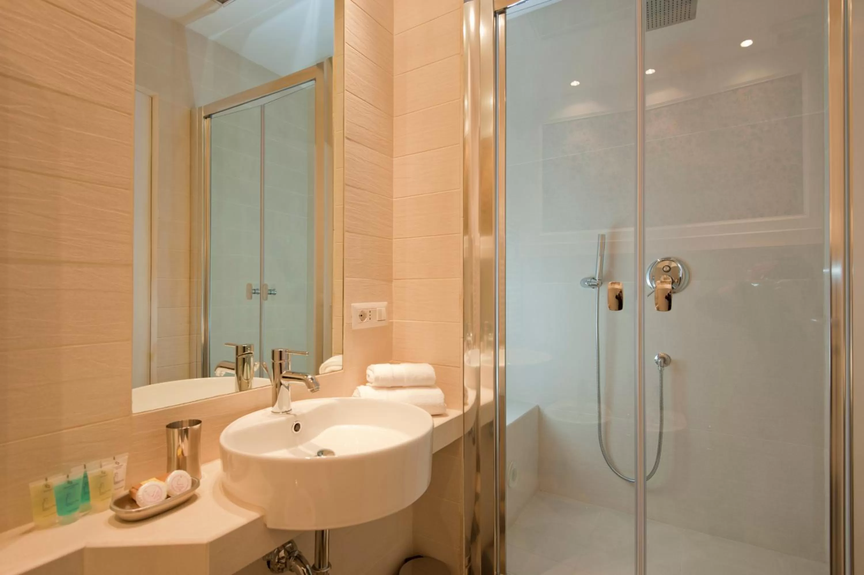 Bathroom in Little Queen Suite