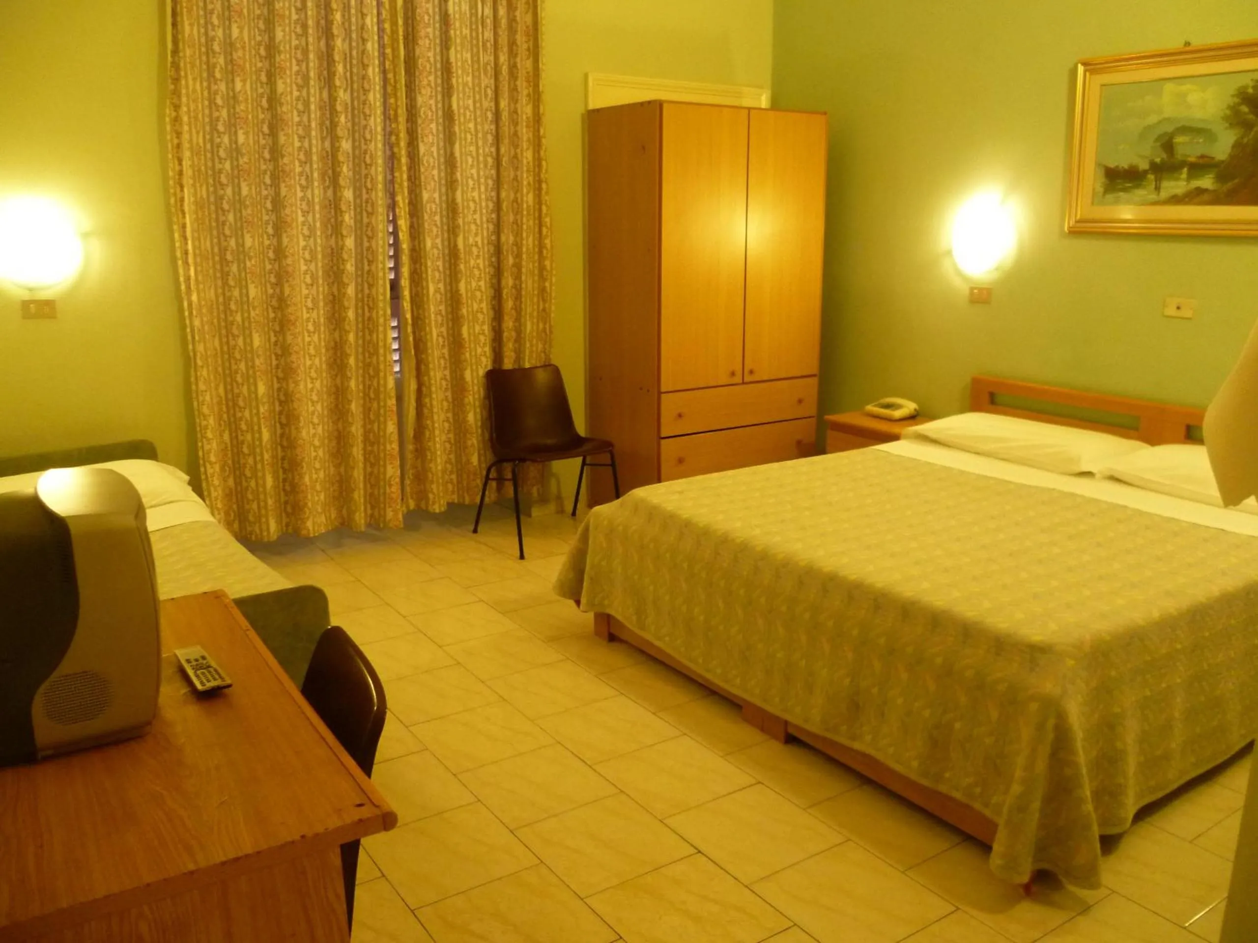 Triple Room in Hotel Pensione Romeo