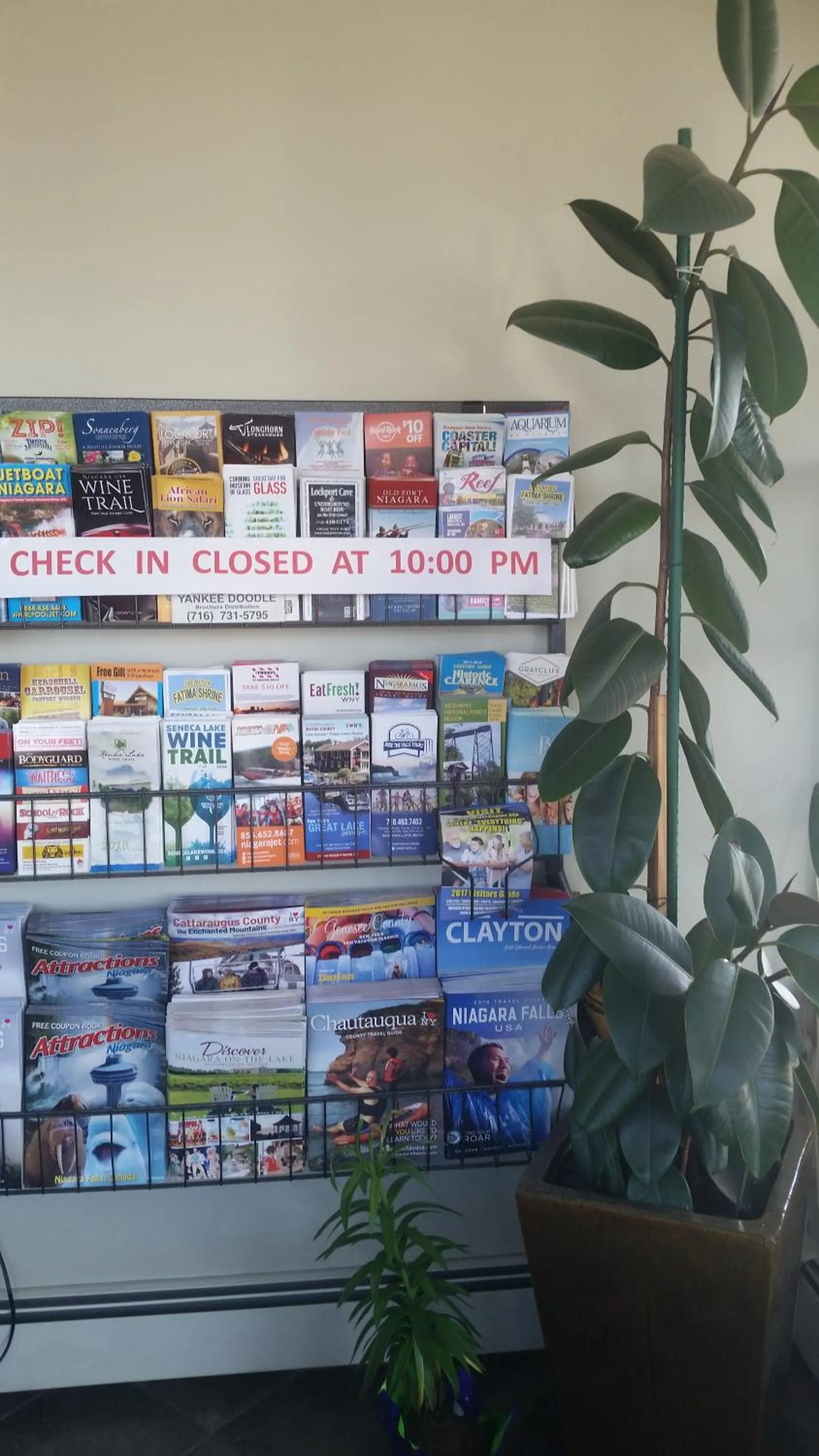 Lobby or reception in Swiss Cottage Inn