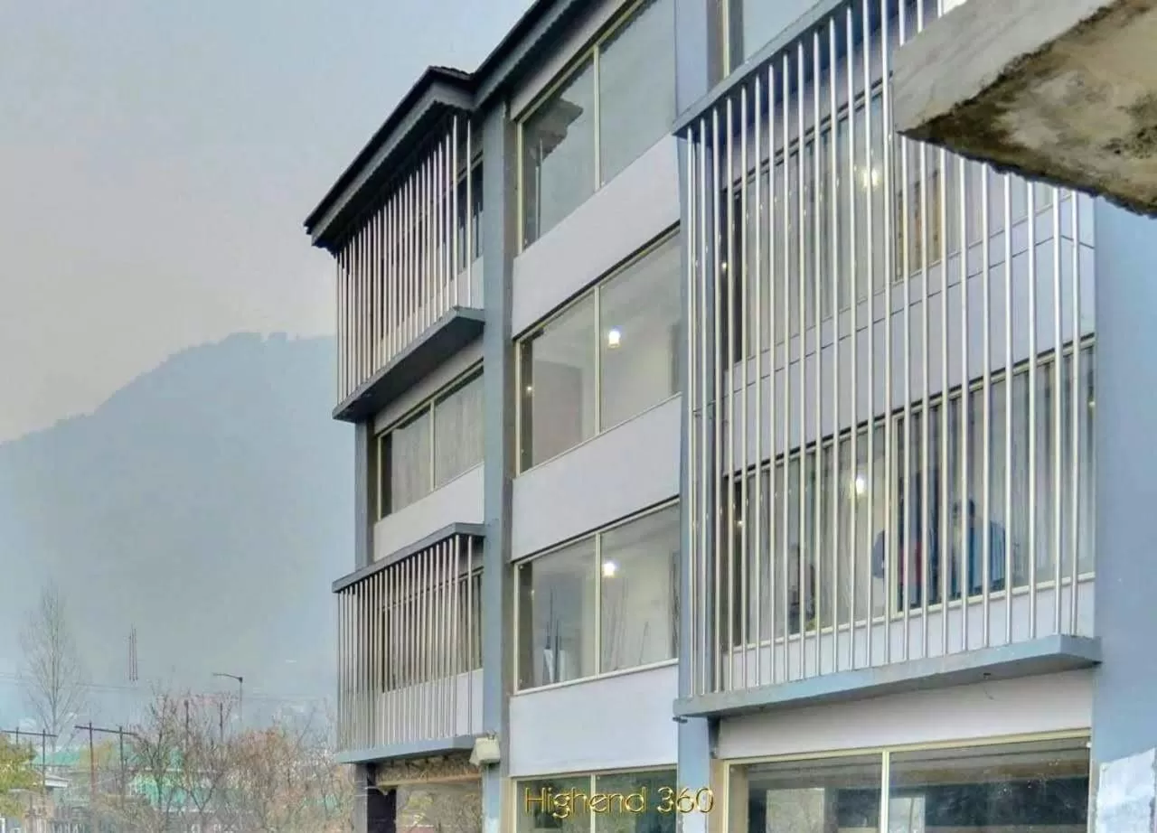 Property Building in Hotel The Montreal