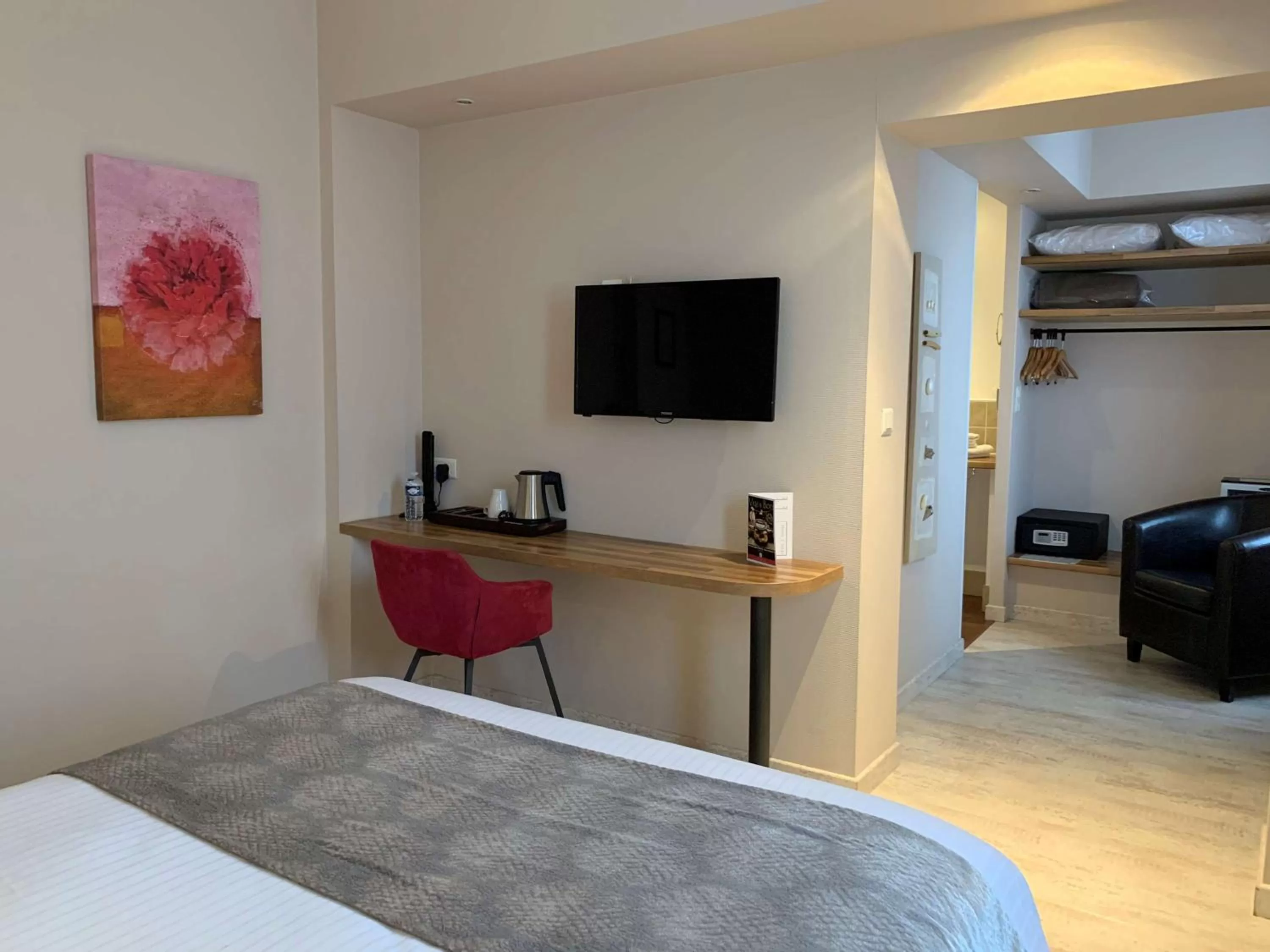 Photo of the whole room, Bed in Best Western Hôtel Des Voyageurs