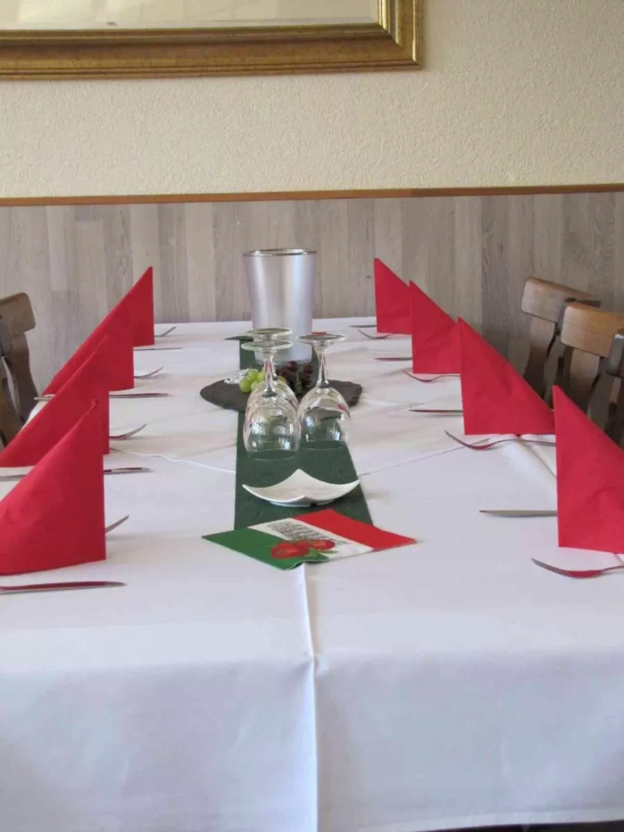 "Unter den Kastanien"