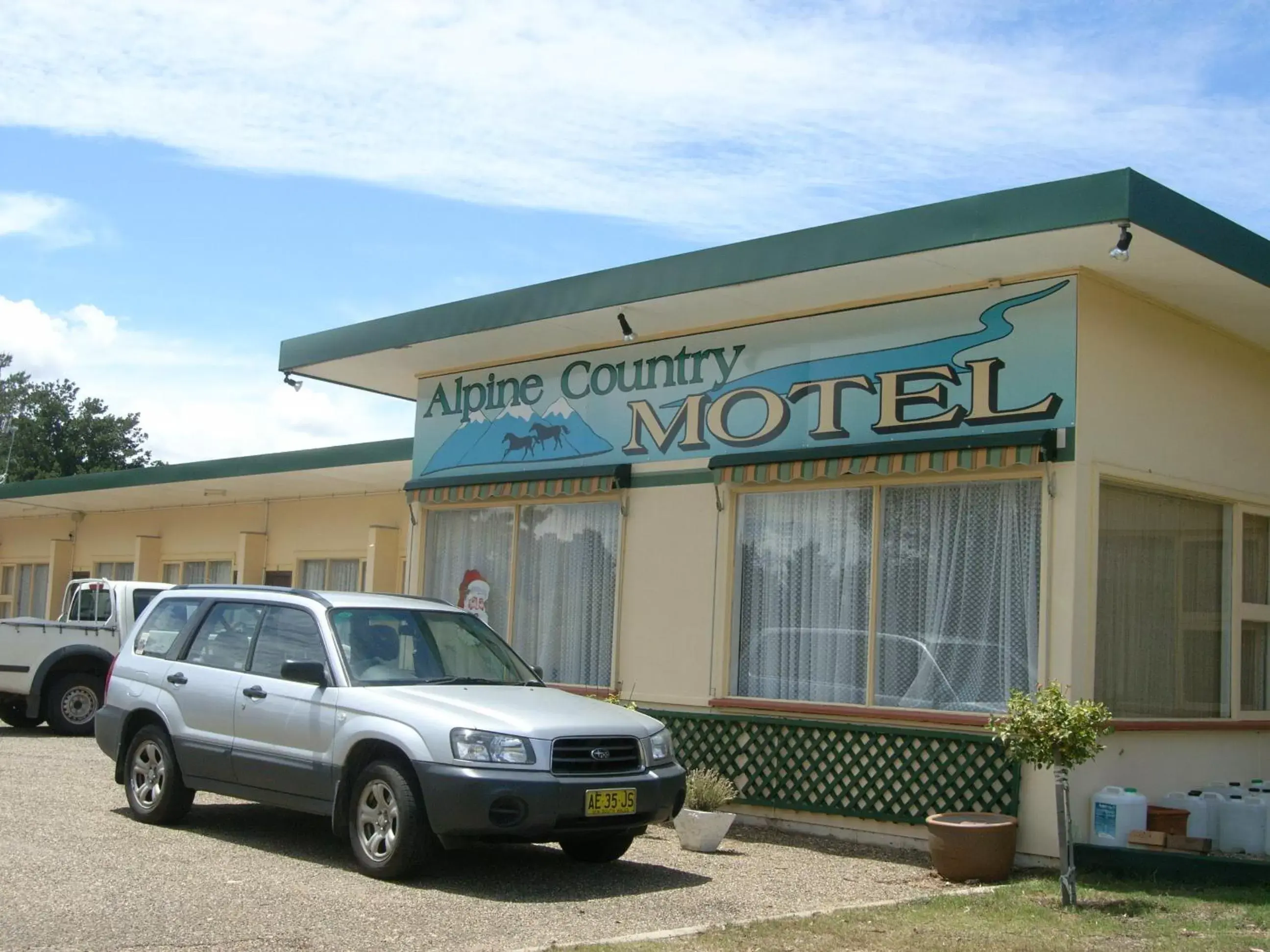 ALPINE COUNTRY MOTEL plus FREE COFFEE ALPINE COUNTRY MOTEL plus FREE COFFEE