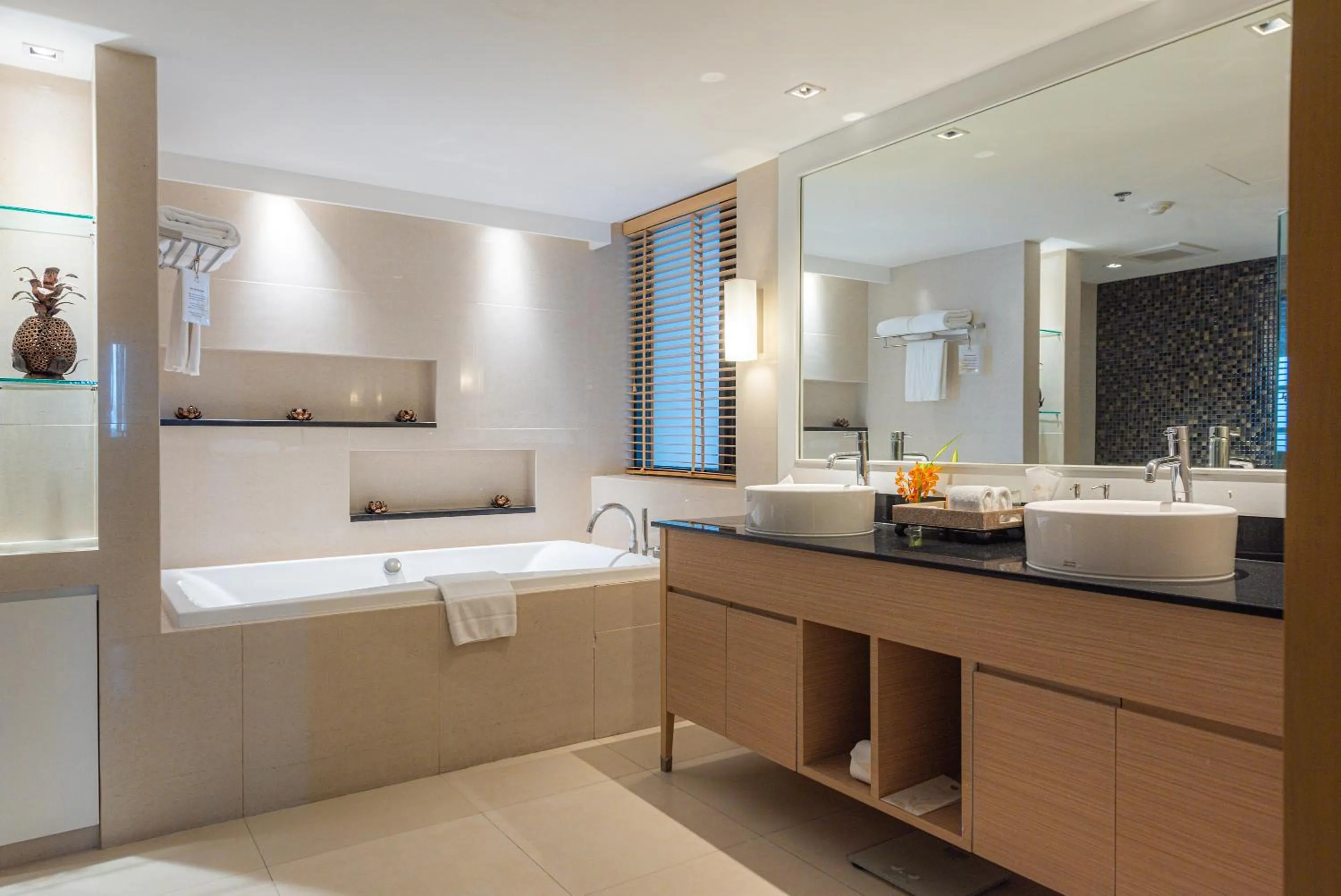 Bathroom in Summit Windmill Golf Suite Hotel at Suvarnabhumi