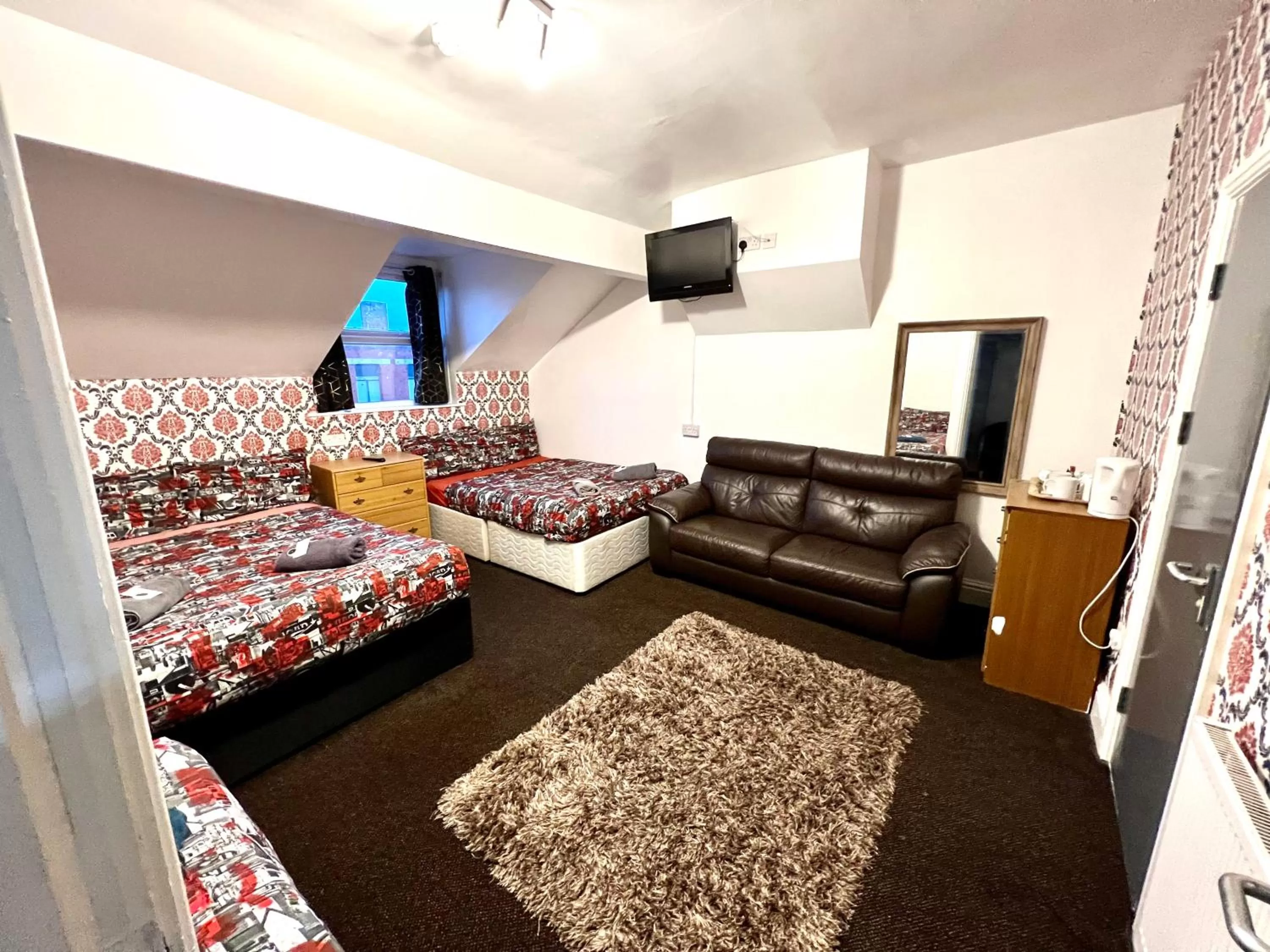 Photo of the whole room, Bed in Blackpool Central Hotel