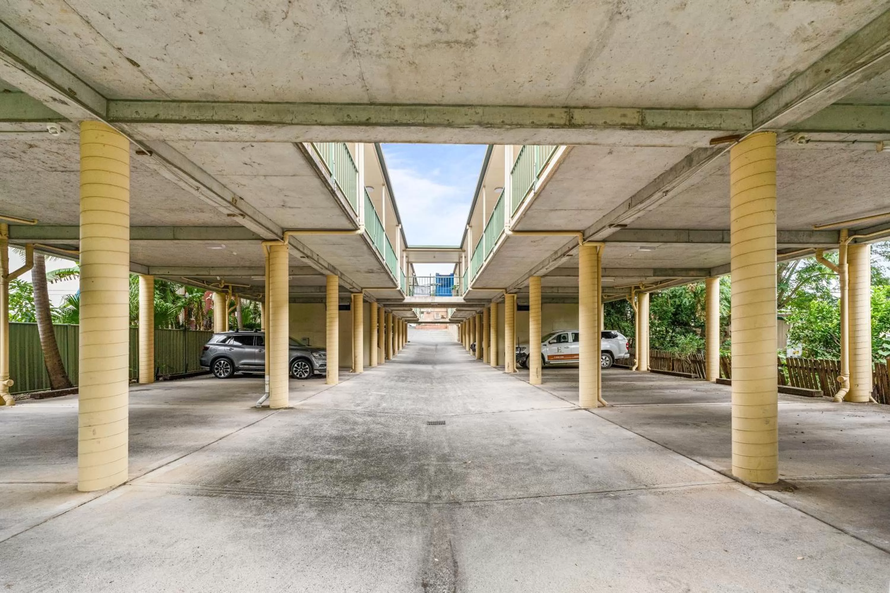 Parking in Bent Street Motor Inn