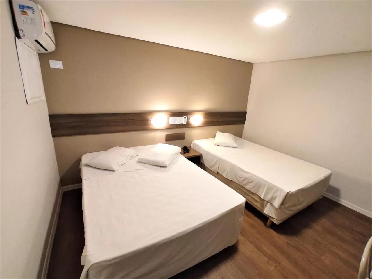 Bedroom, Bed in Granville Hotel