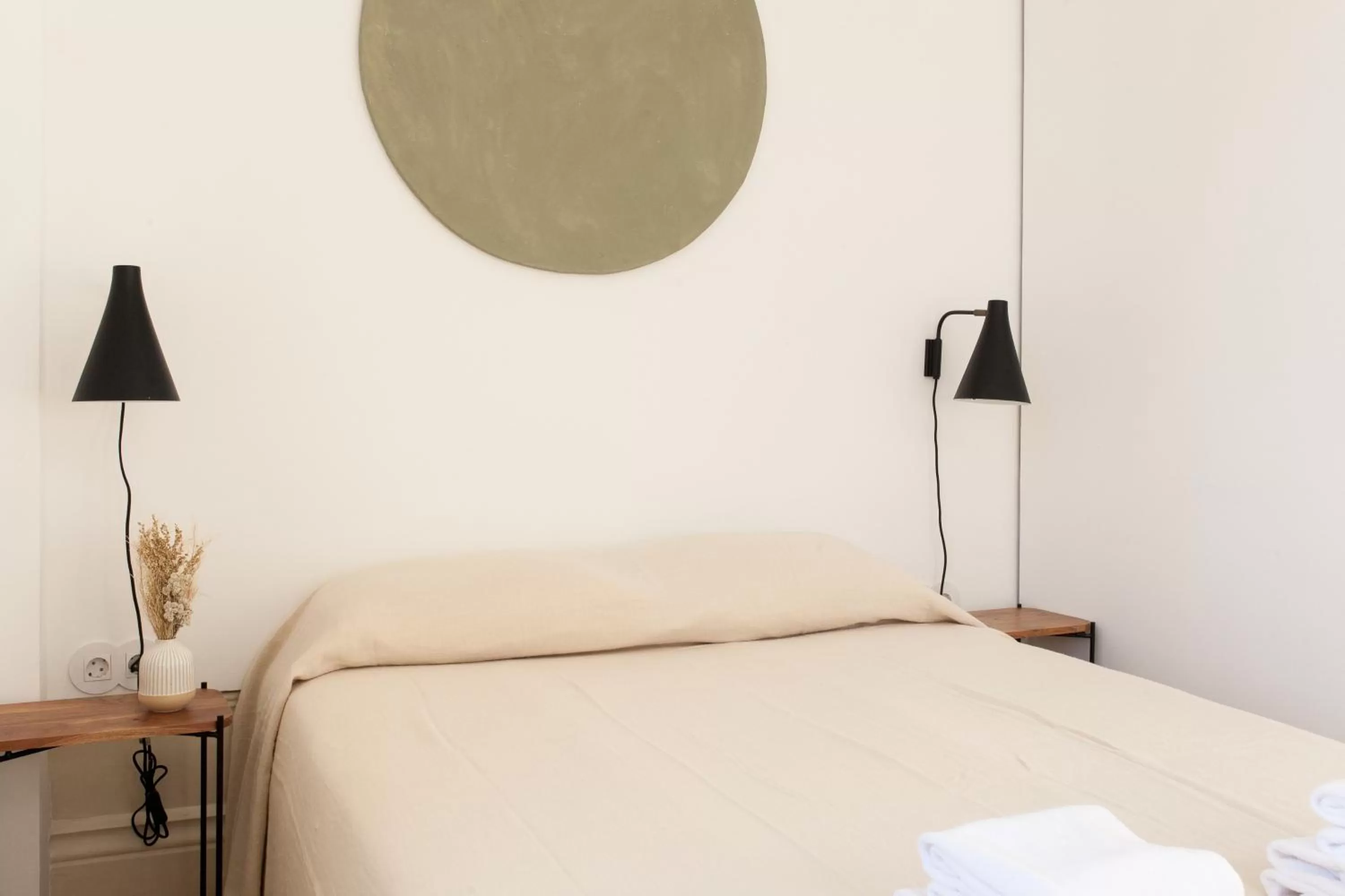 Bed in Alameda Suites @ Porto River