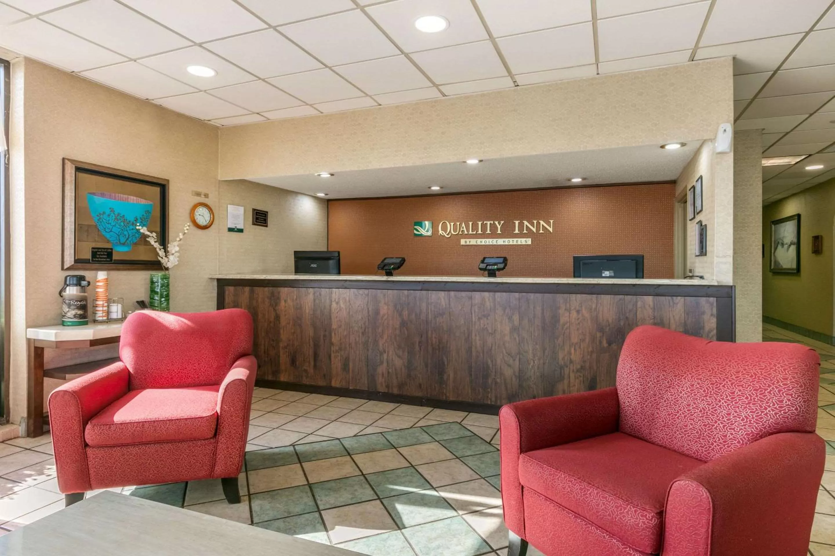 Lobby or reception in Quality Inn Manchester near Arnold AFB