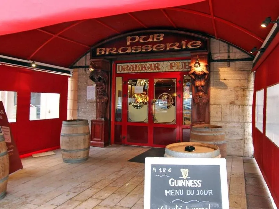 Lobby or reception in Logis Hôtel Restaurant Le Drakkar