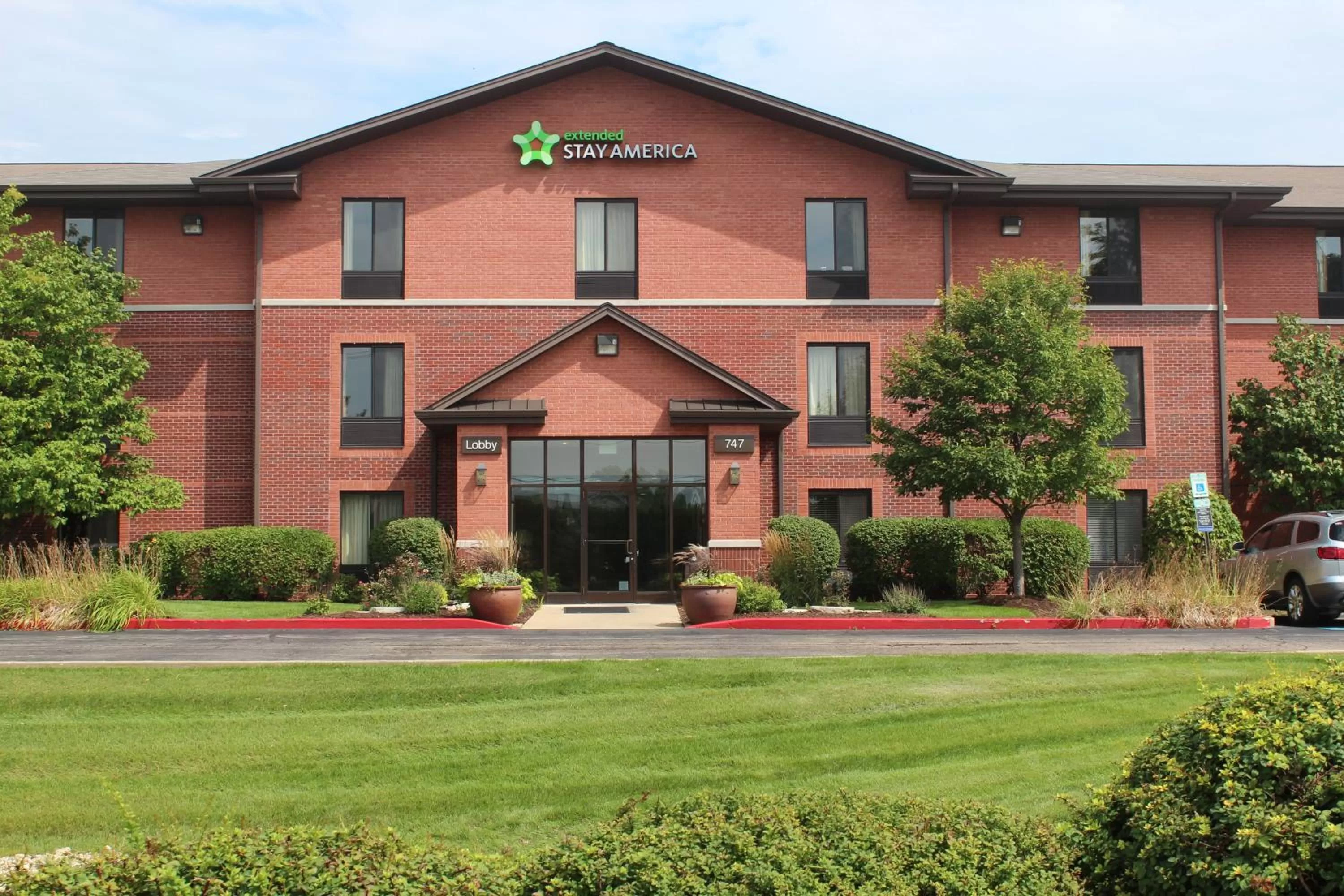Property building in Extended Stay America Select Suites - Rockford - State Street