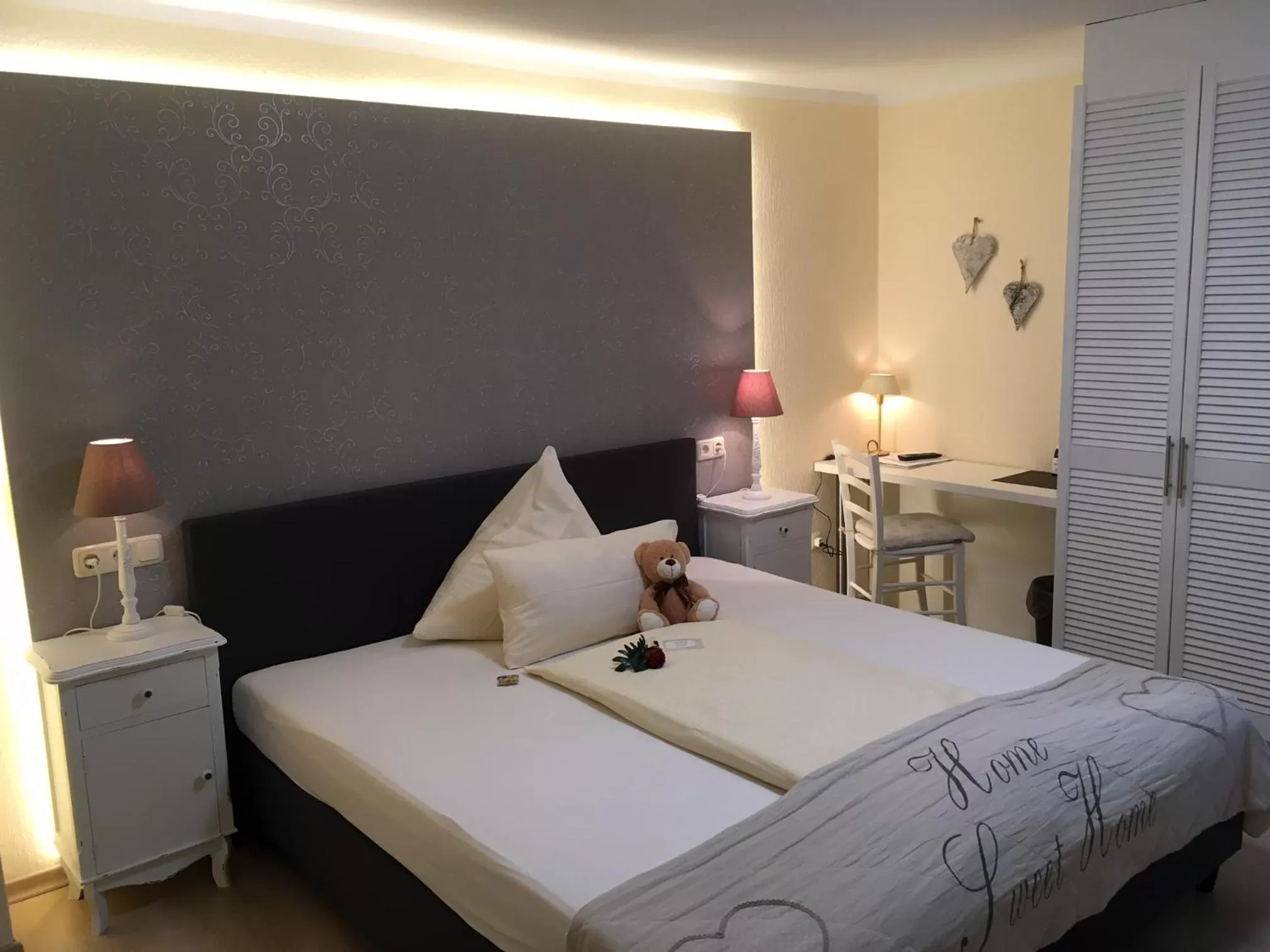 Bed in Hotel Garni Zum Grünen Baum