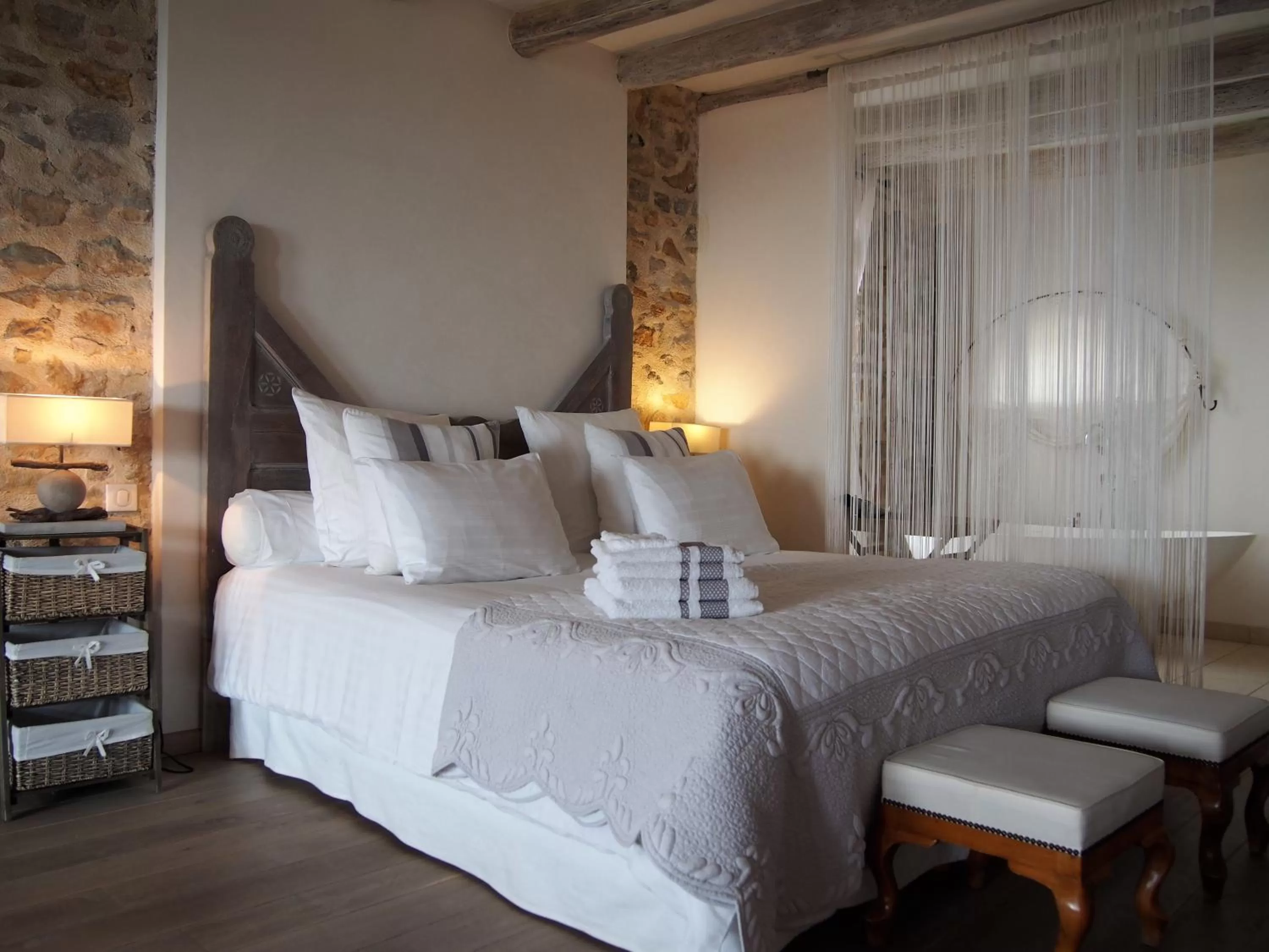 Bed in Les Lumières de Genève