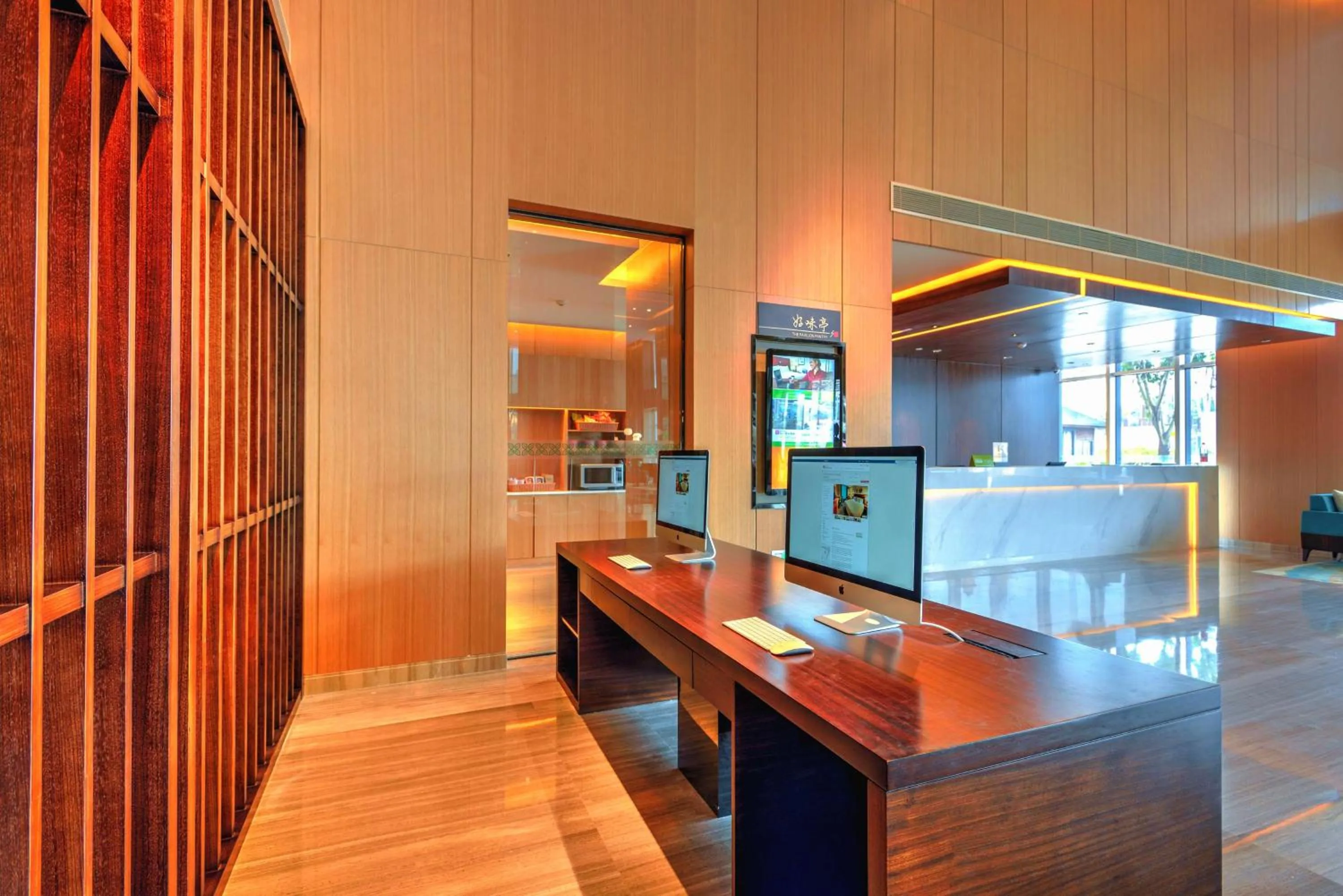 Lobby or reception in Hilton Garden Inn Chengdu Huayang