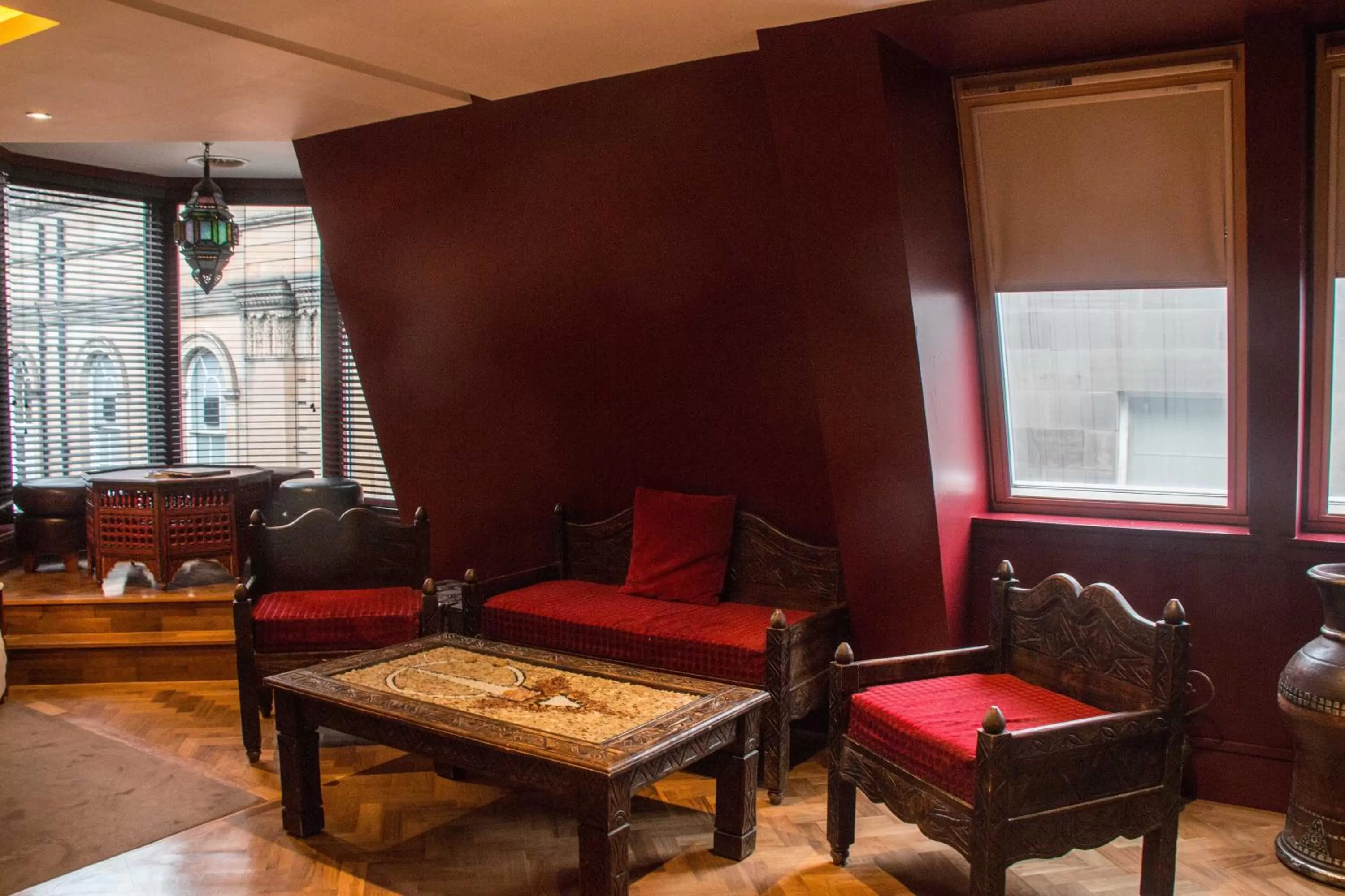 Photo of the whole room in Le Monde Hotel