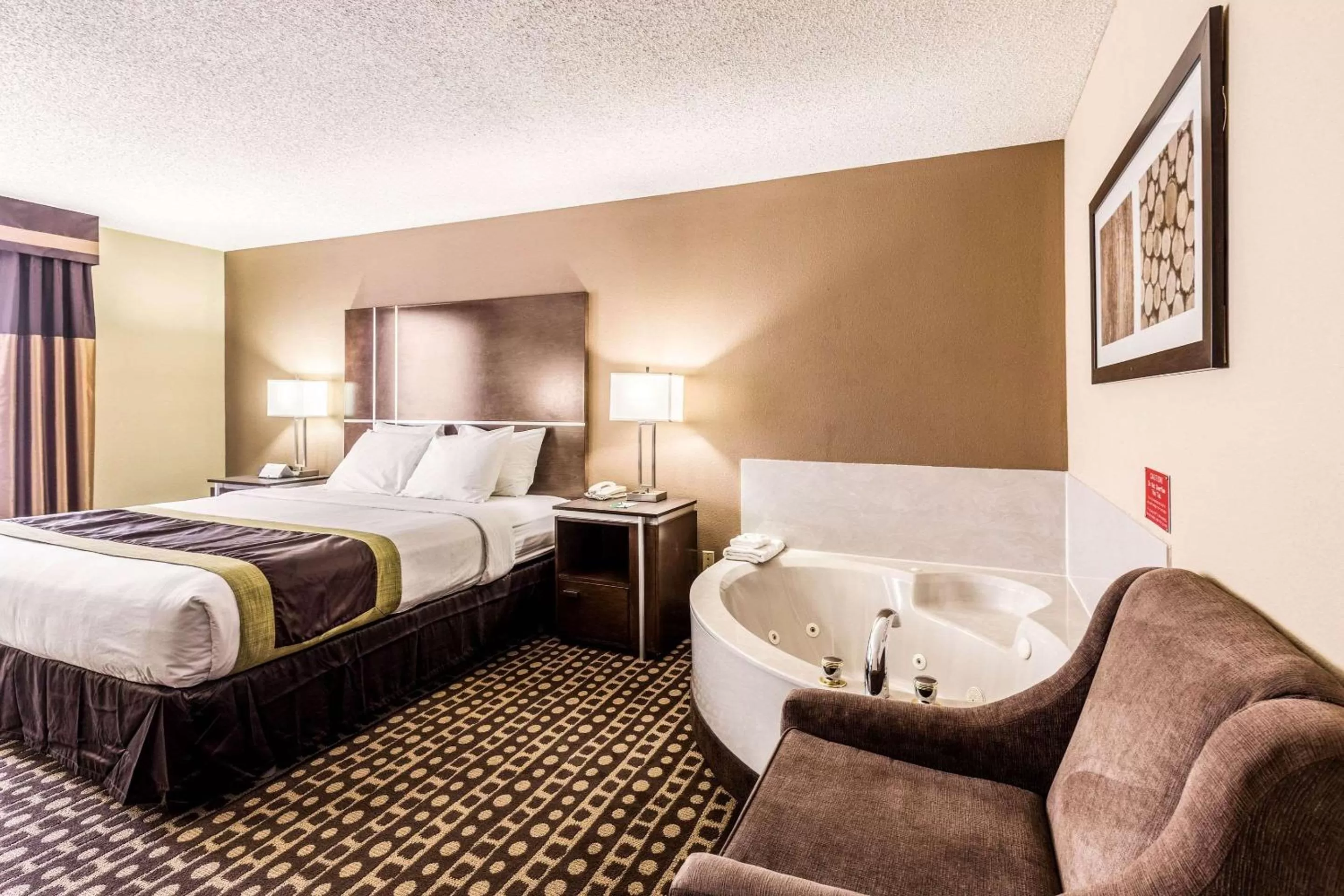 Photo of the whole room, Bed in Quality Inn West Plains