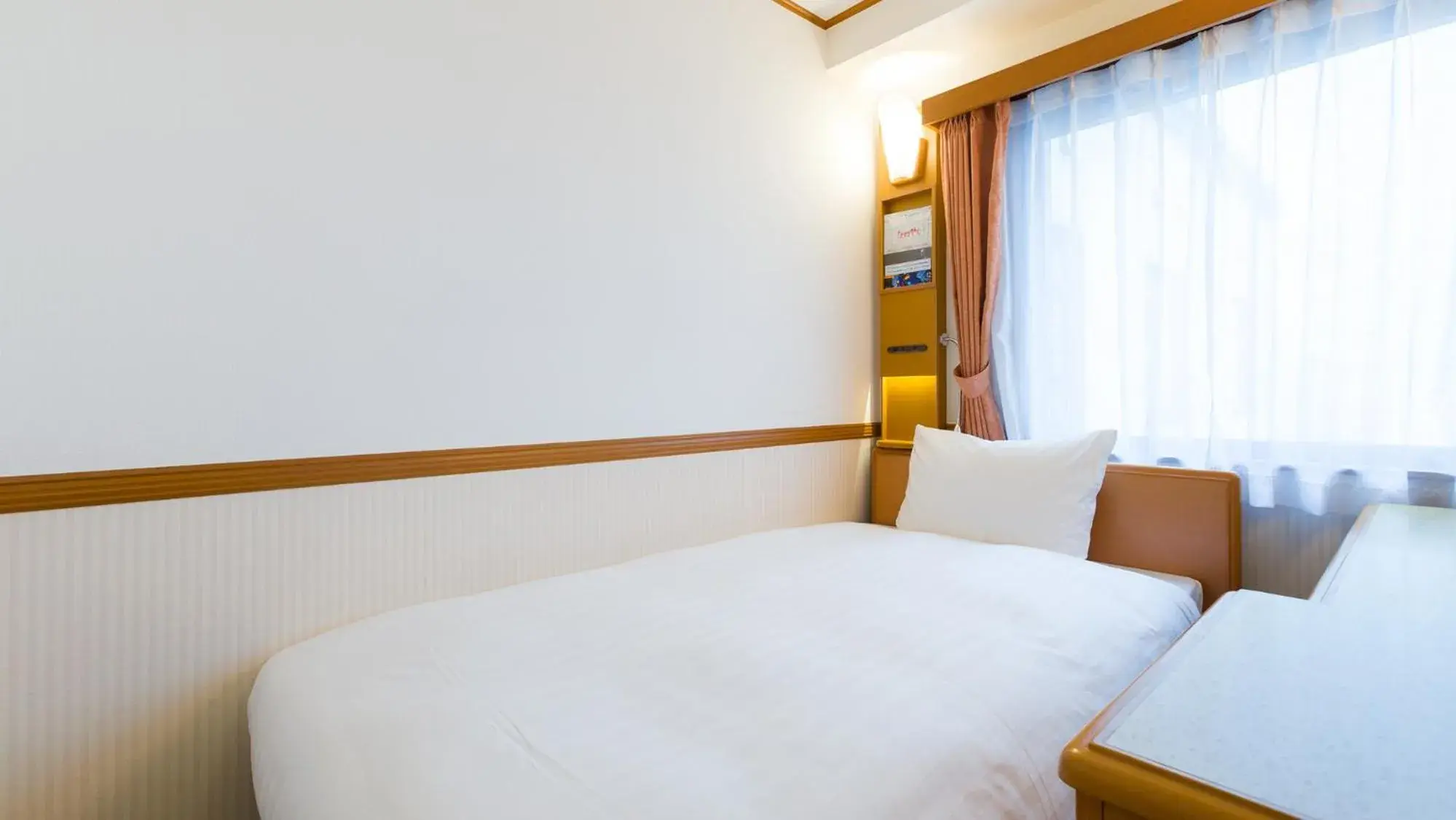 Standard Single Room - Non-Smoking in Toyoko Inn Kawasaki Ekimae Shiyakusho-dori Standard Single Room - Non-Smoking in Toyoko Inn Kawasaki Ekimae Shiyakusho-dori