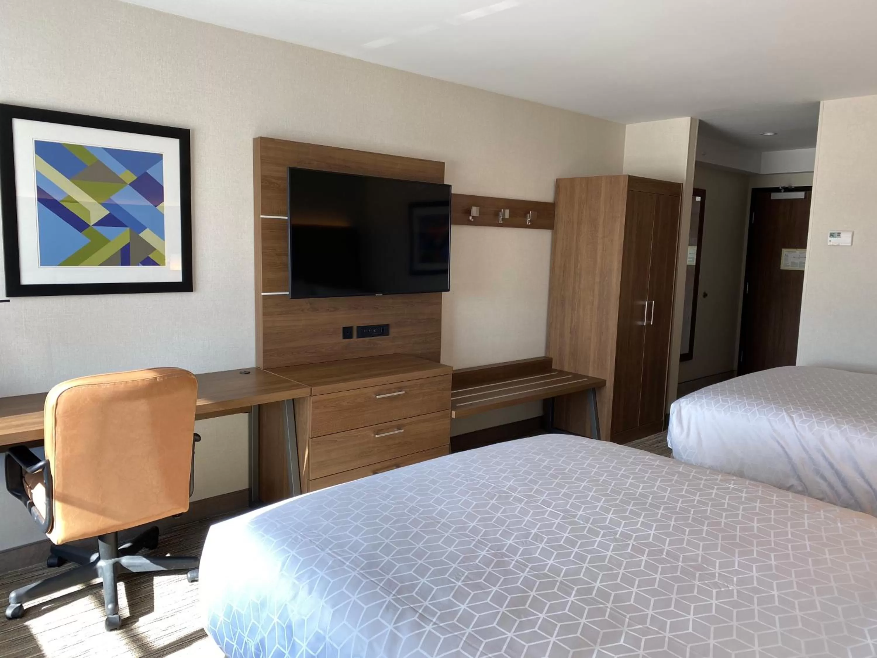 Bed in Holiday Inn Express & Suites Chatsworth by IHG