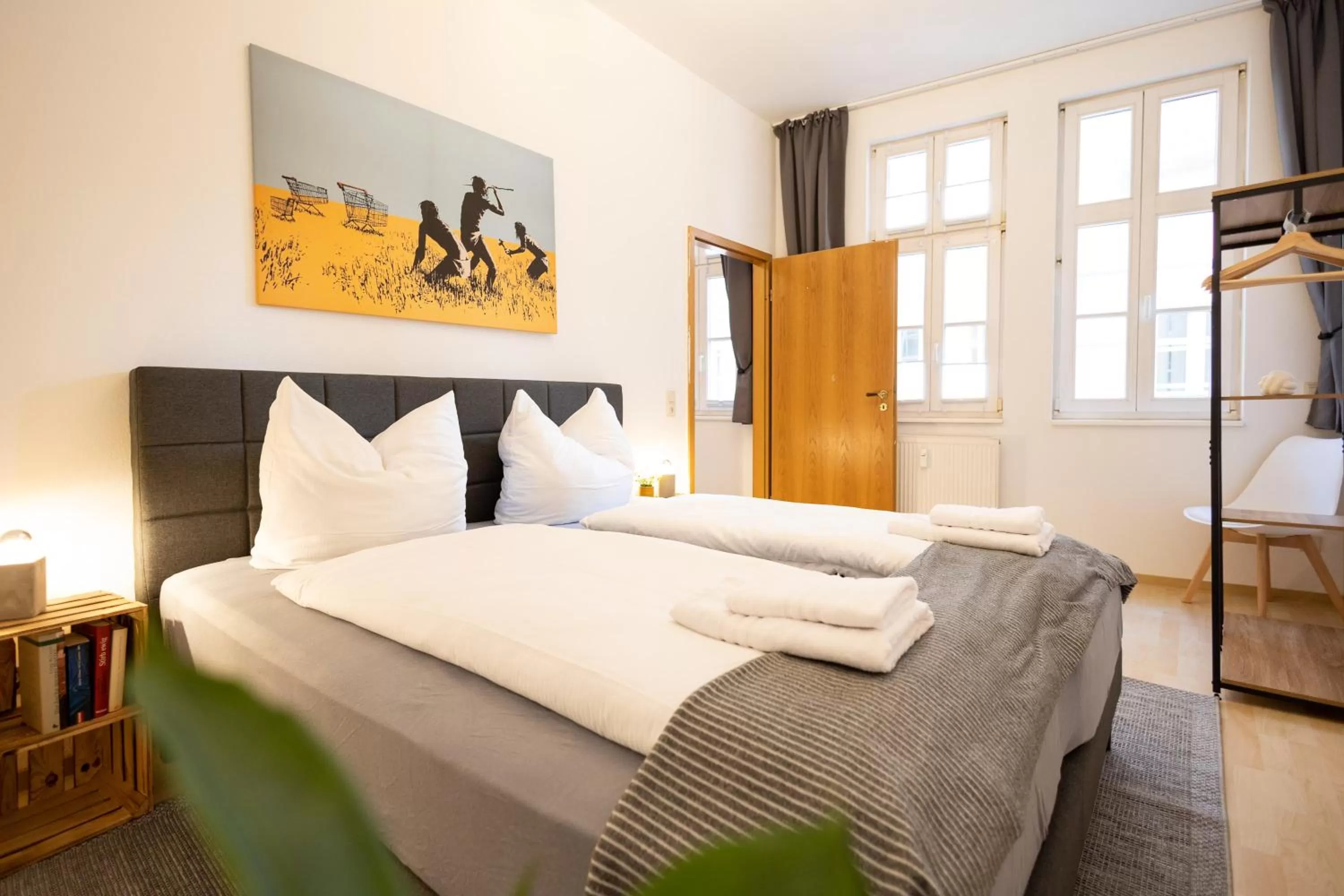 Bed in Apartments an der Oper - Innenstadt - Zentral - Küche - Wifi - Powered by Ko-Living