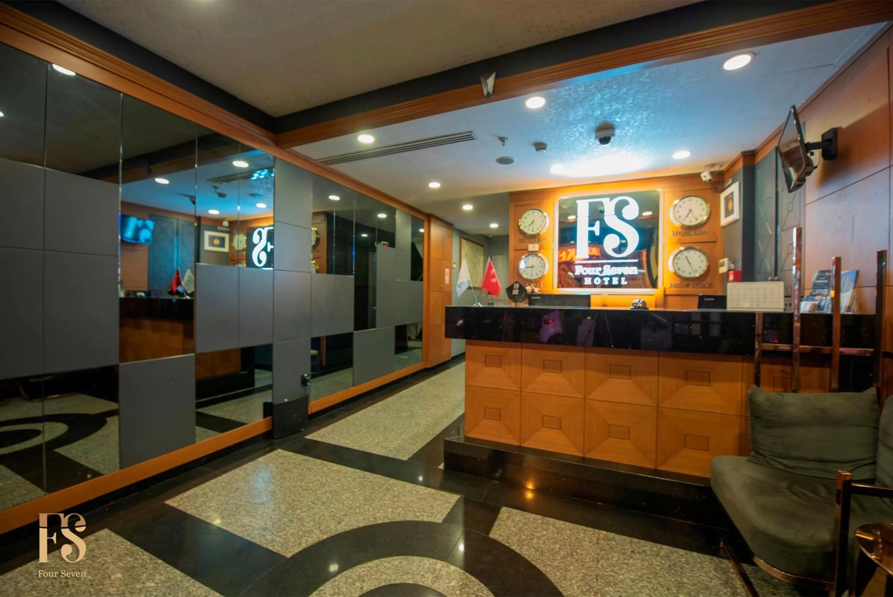 Lobby or reception in FOUR SEVEN HOTEL