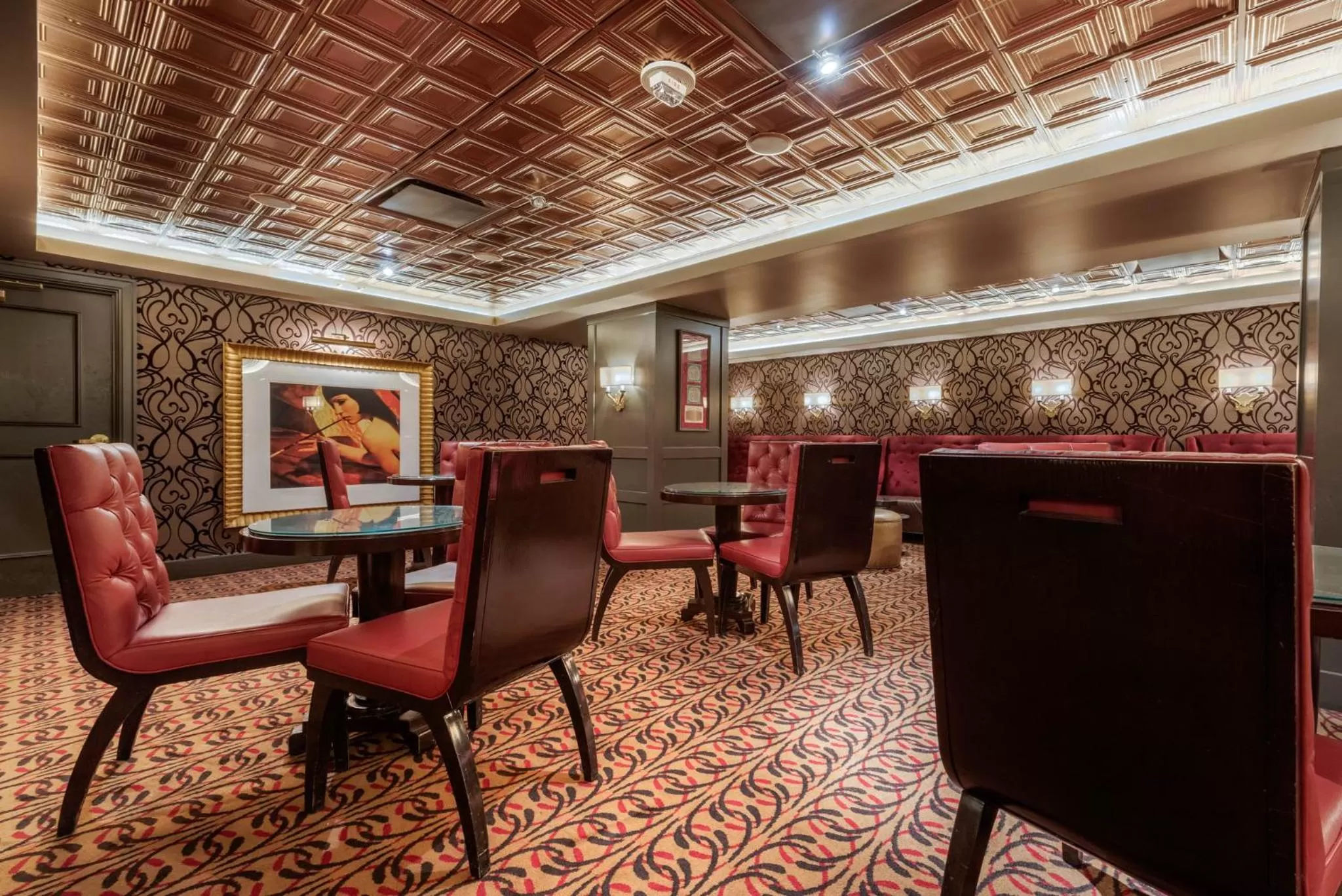 Lounge or bar in Omni William Penn Hotel