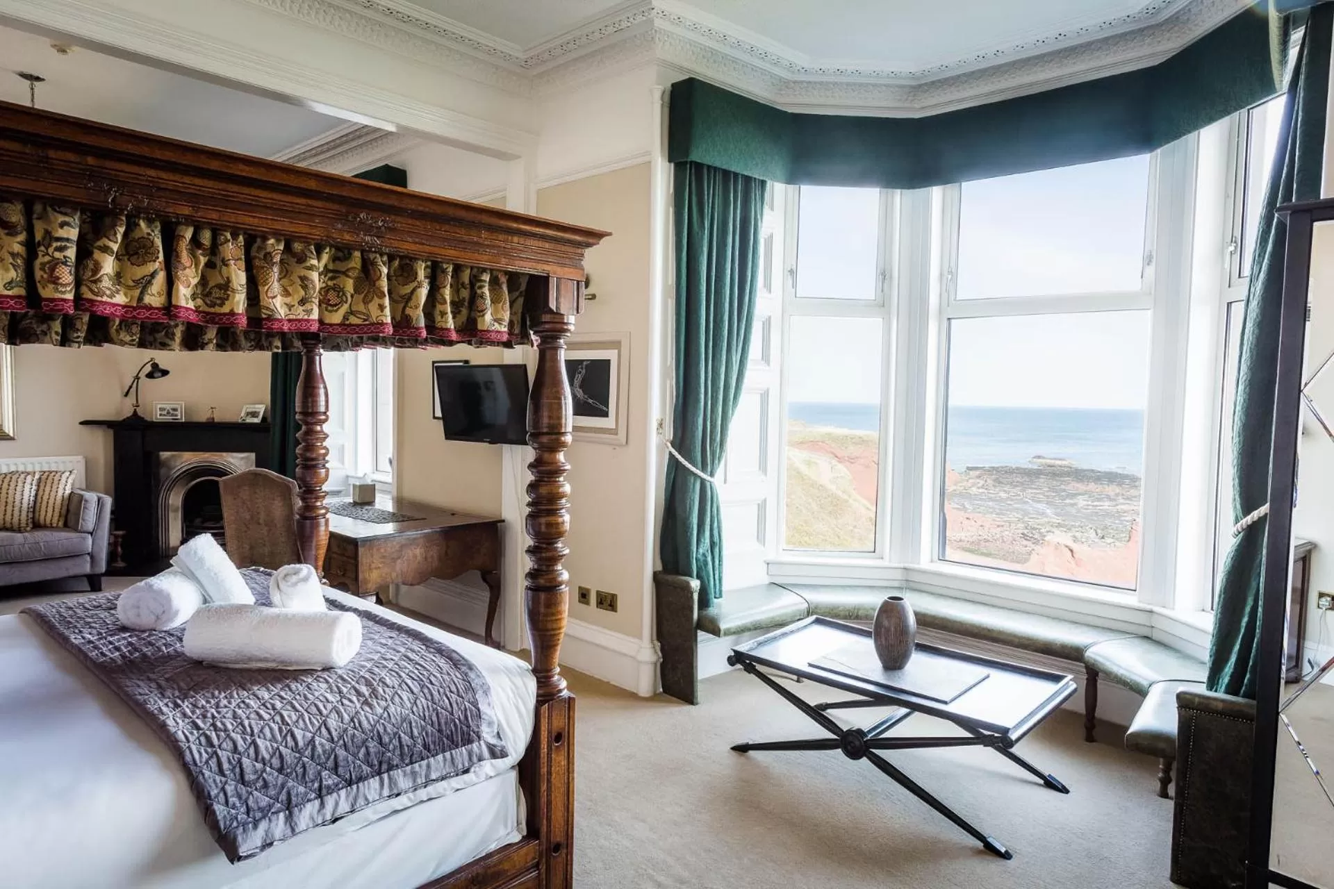 Bed in Bayswell Park Hotel