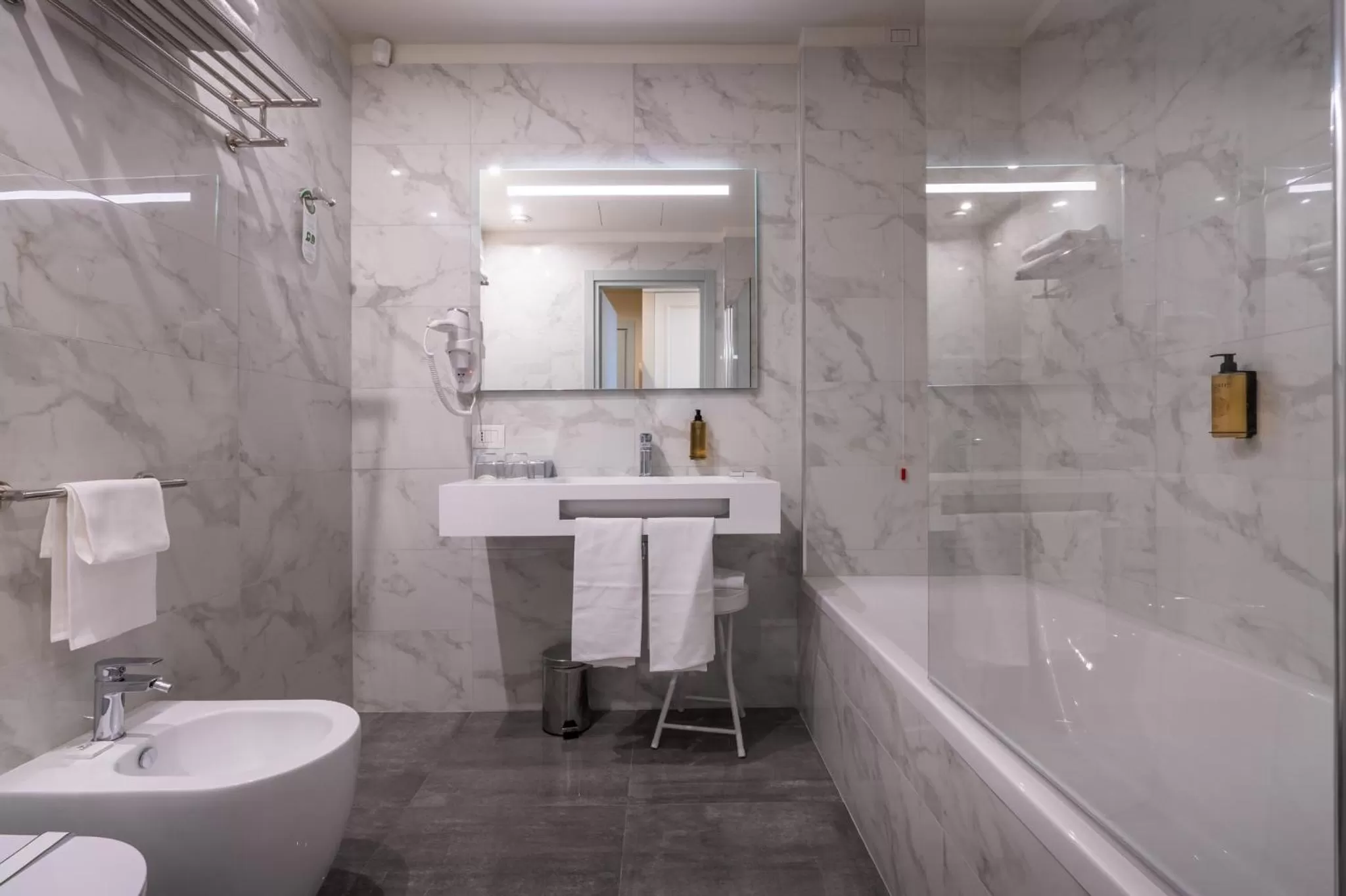 Bathroom in Hotel Ariele