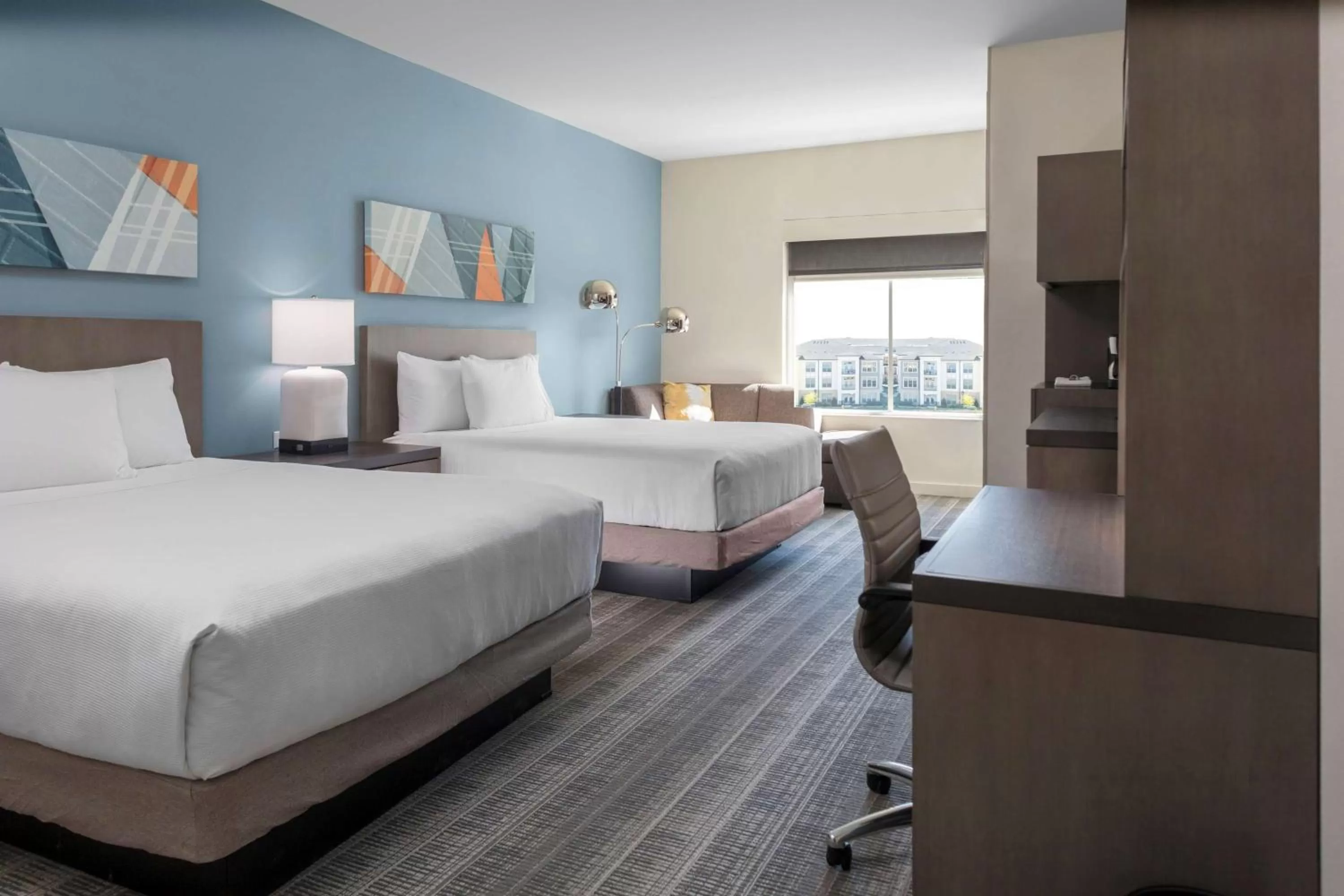 Bedroom, Bed in Hyatt House Charlotte Rea Farms