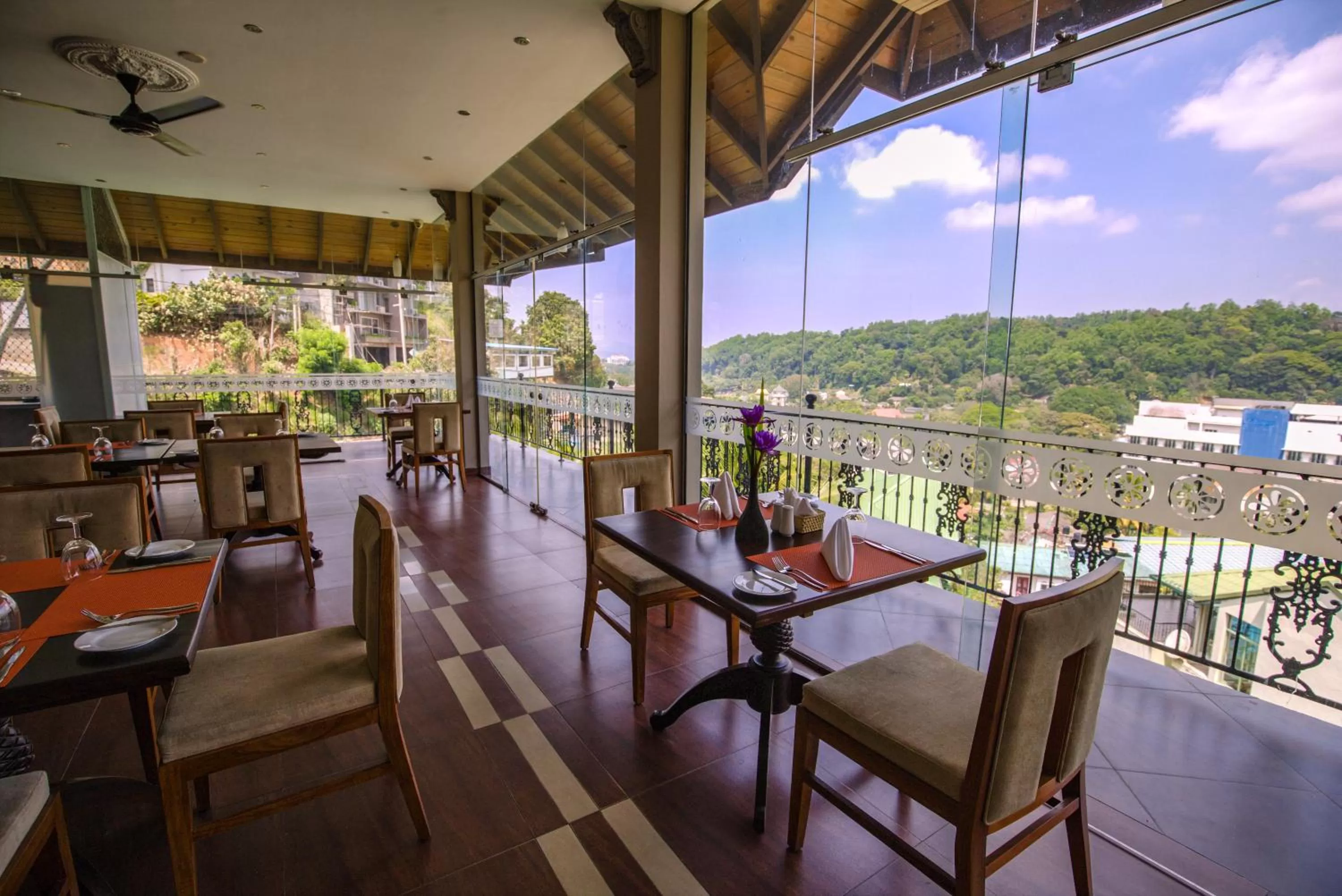 Restaurant/places to eat in Kings Ridge Kandy