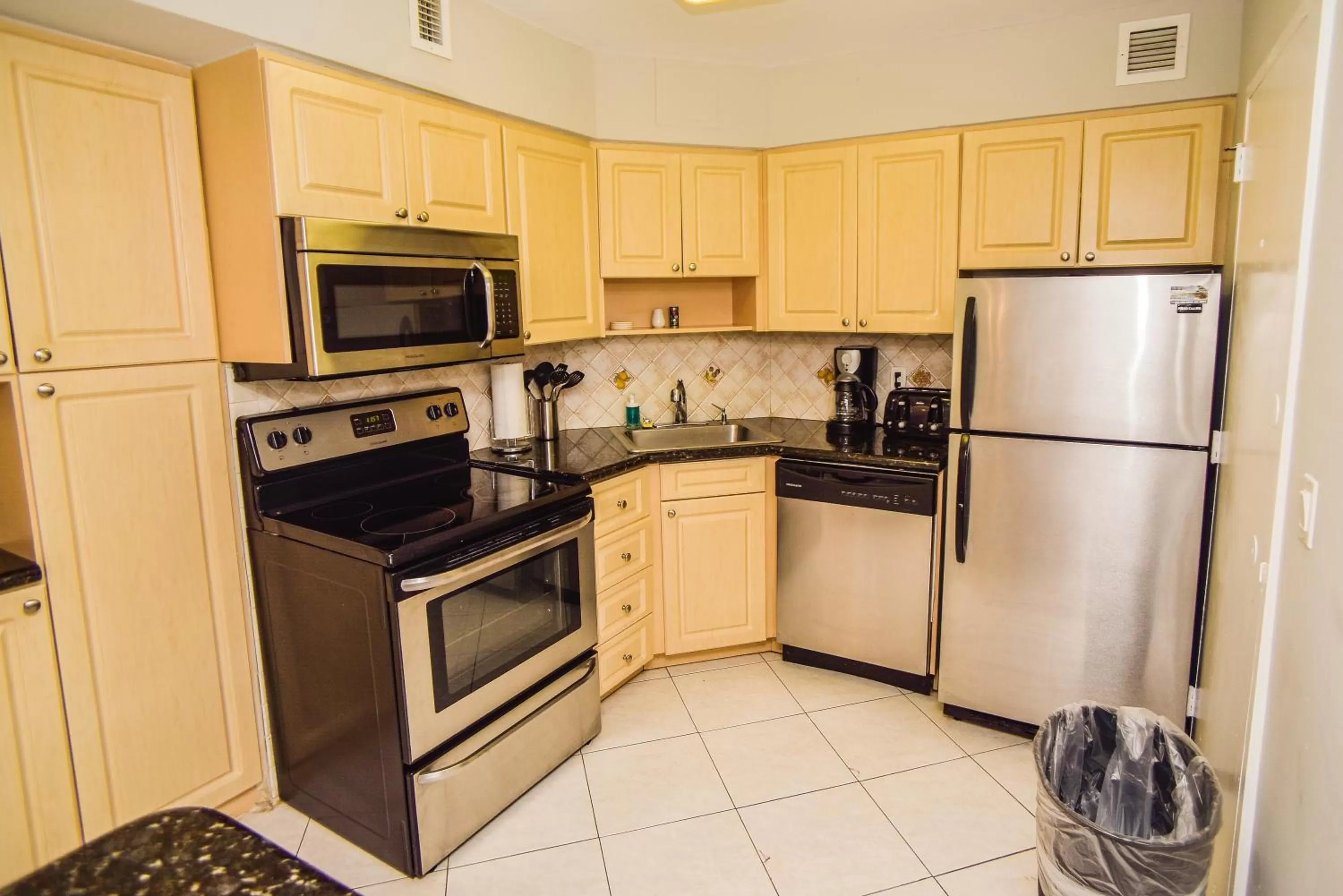 Kitchen or kitchenette, Kitchen/Kitchenette in The Alexander Beach Residences