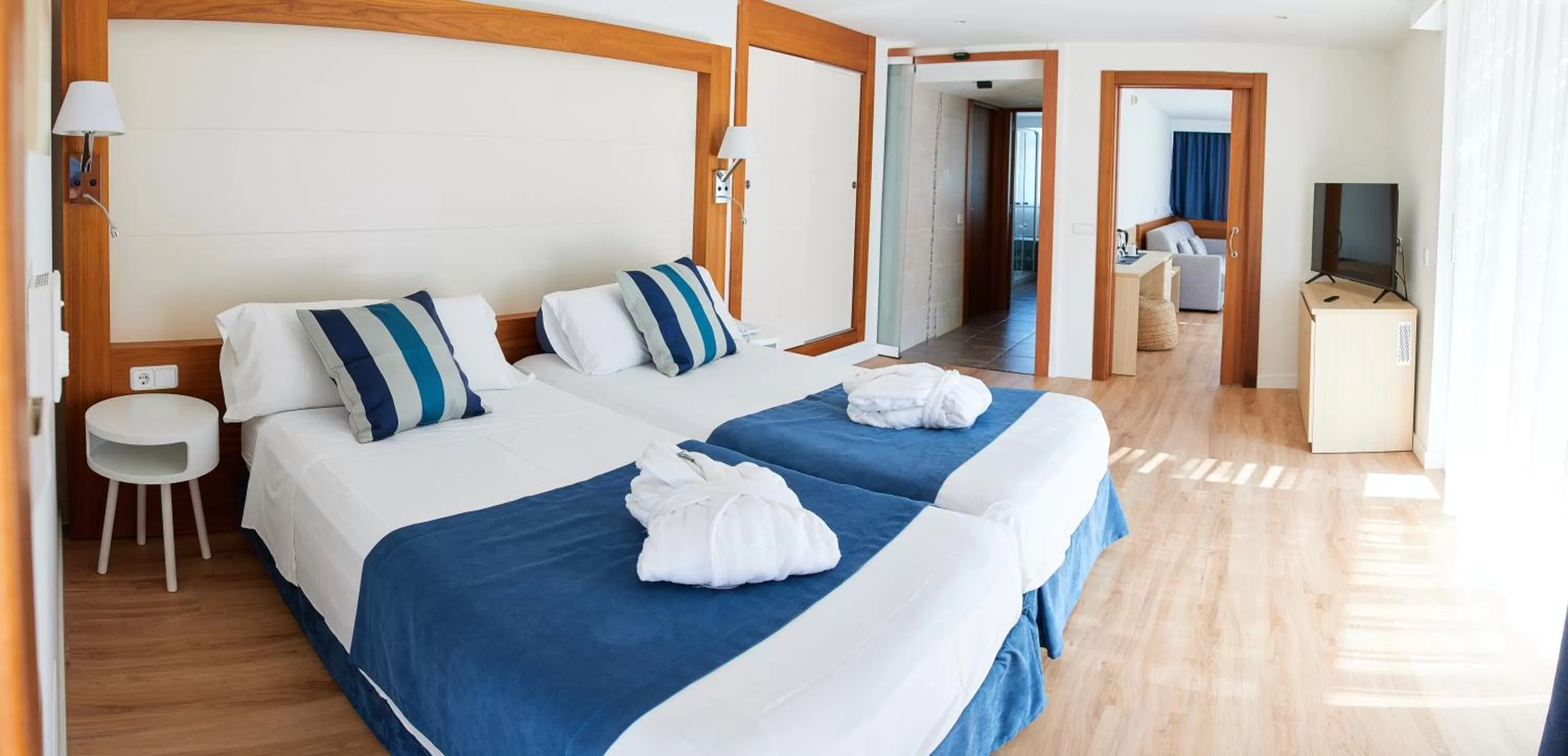 Bedroom, Bed in Los Geranios